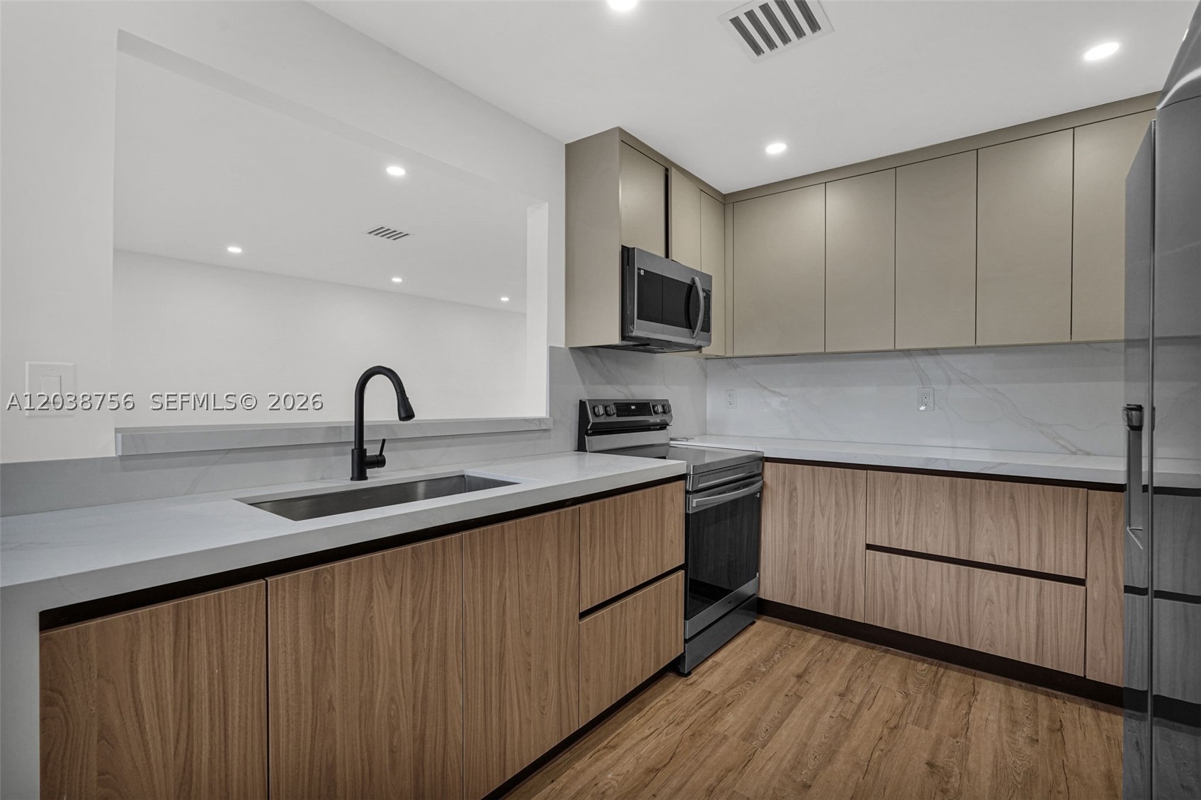 8201 SW 42nd St, Miami FL 33155