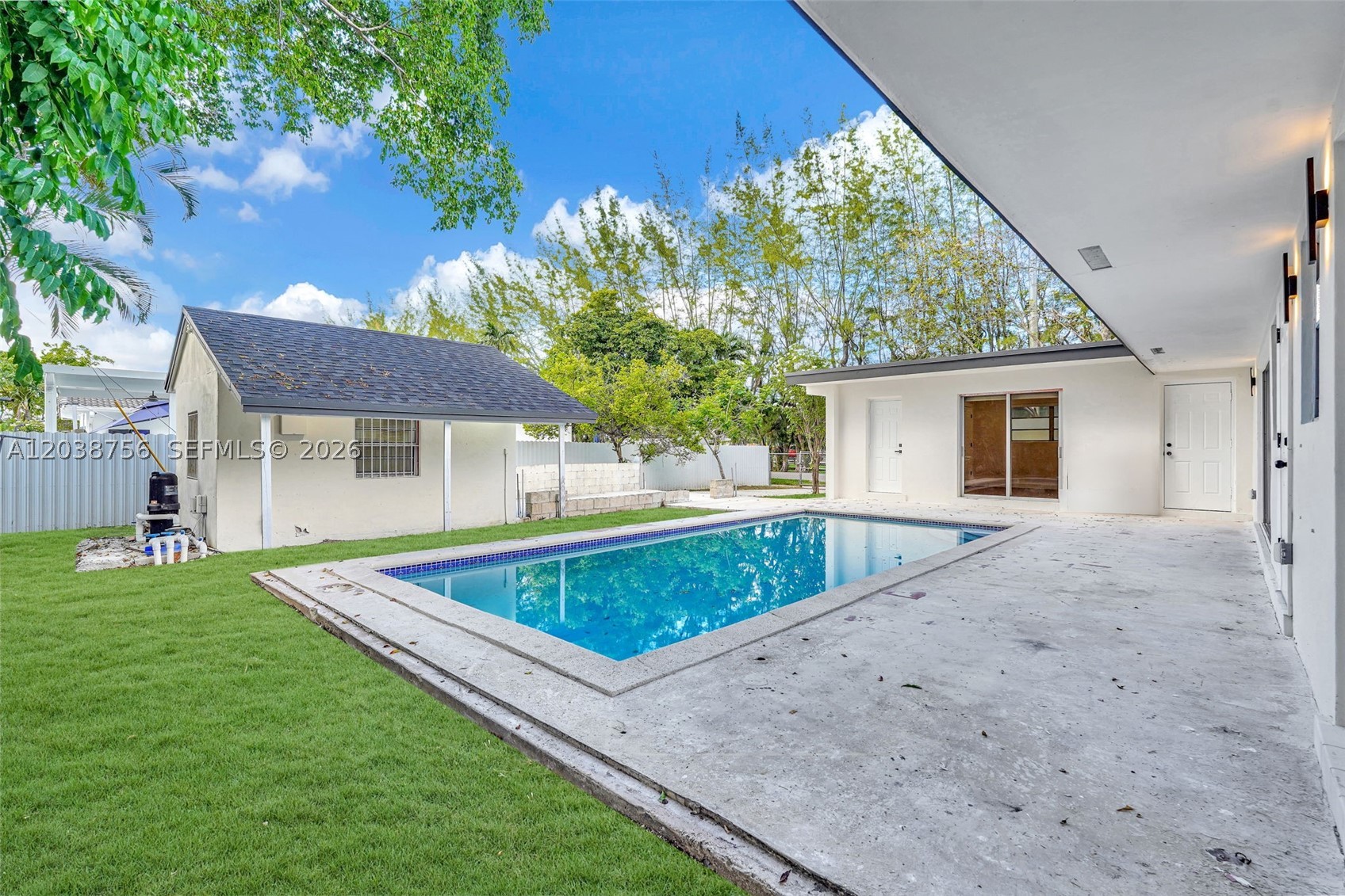 8201 SW 42nd St, Miami FL 33155