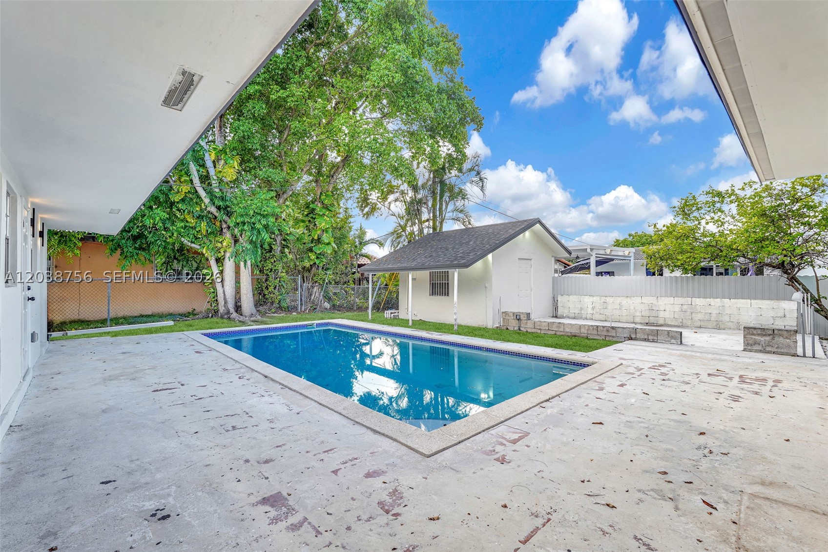 8201 SW 42nd St, Miami FL 33155