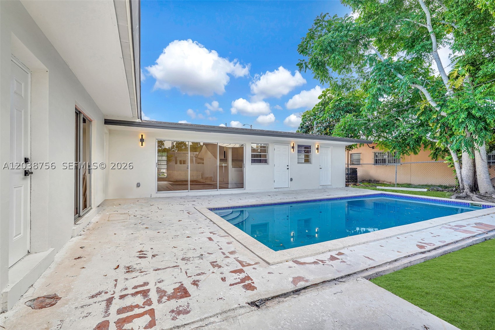 8201 SW 42nd St, Miami FL 33155