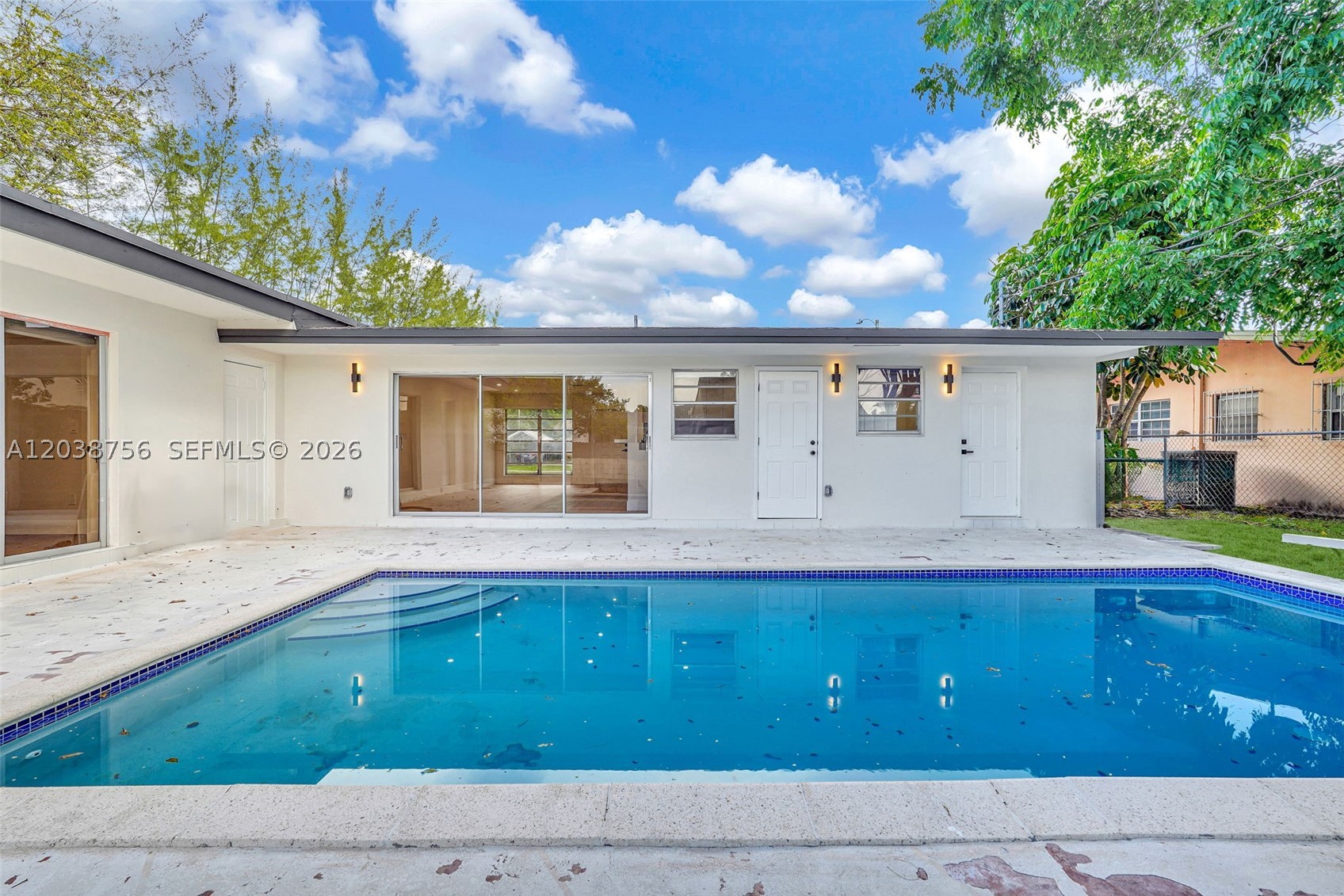 8201 SW 42nd St, Miami FL 33155