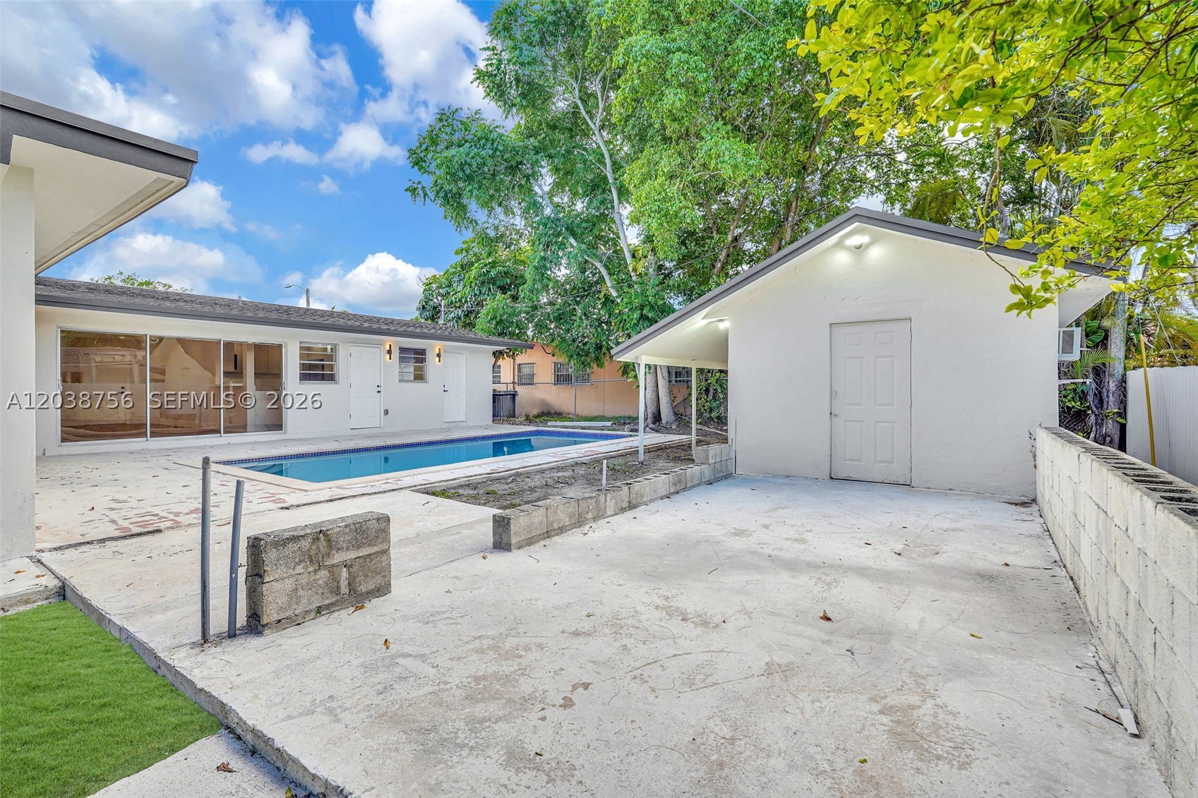 8201 SW 42nd St, Miami FL 33155