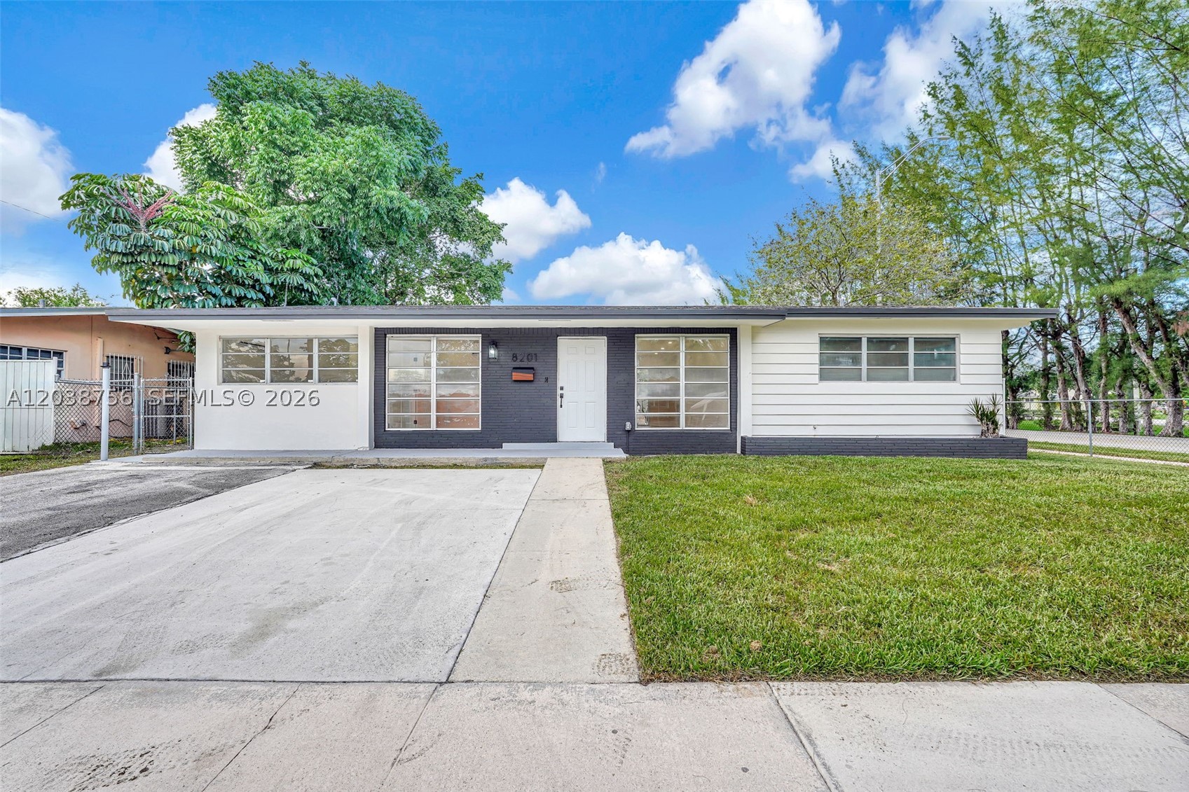 8201 SW 42nd St, Miami FL 33155