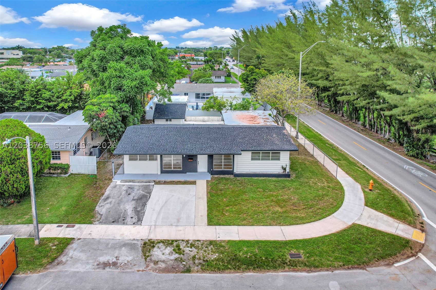 8201 SW 42nd St, Miami FL 33155