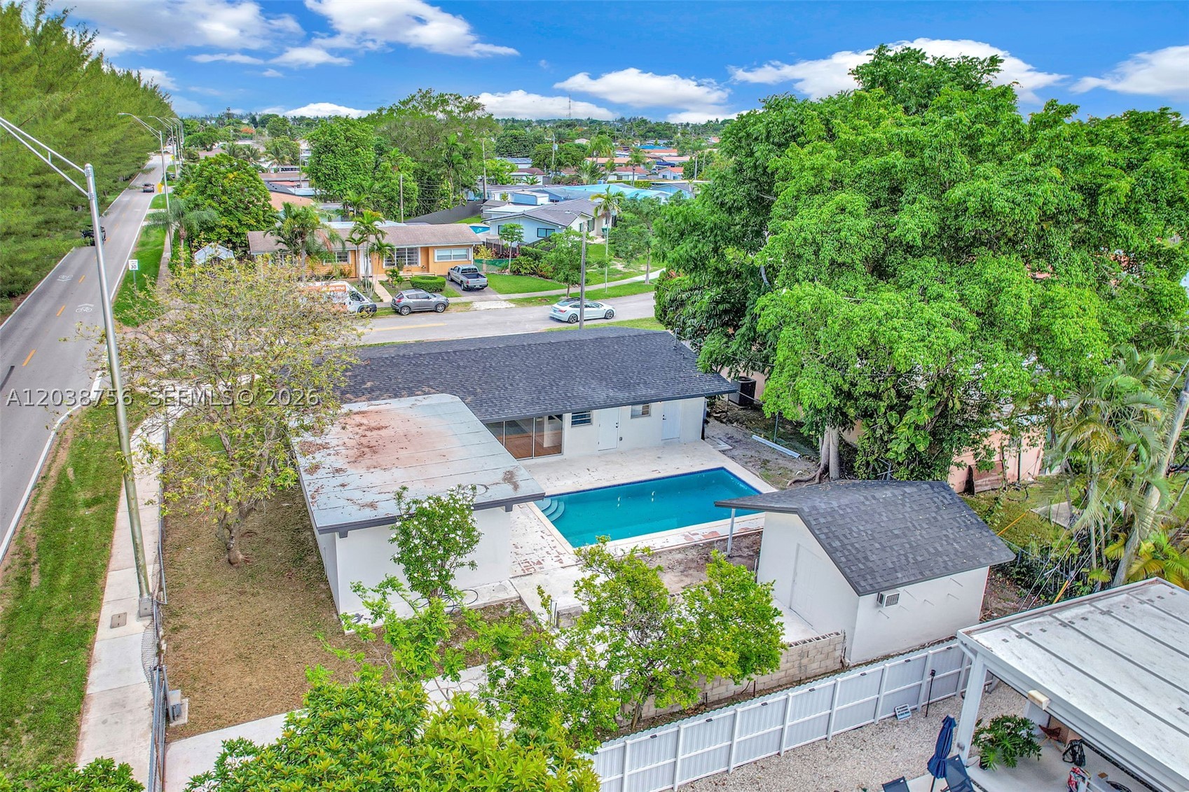 8201 SW 42nd St, Miami FL 33155