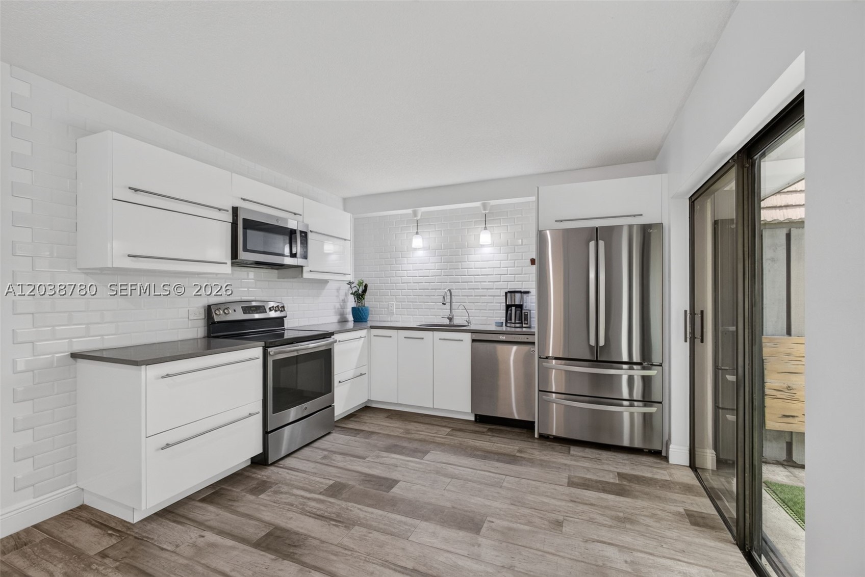 114 1st Ln, Palm Beach Gardens FL 33418