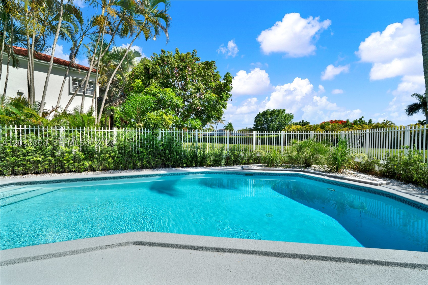 8940 SW 160th St, Palmetto Bay FL 33157