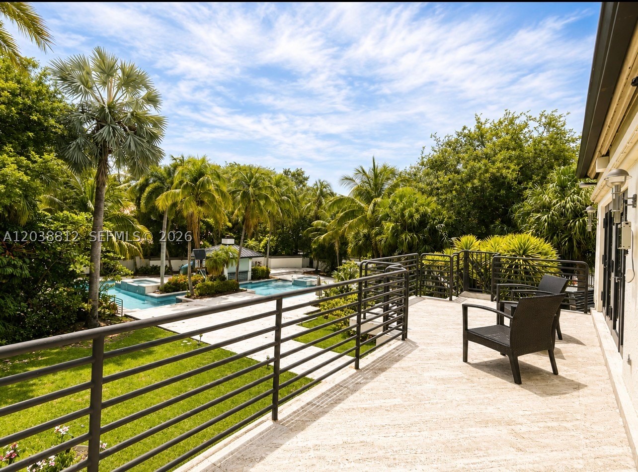 10395 SW 67th Ave, Pinecrest FL 33156