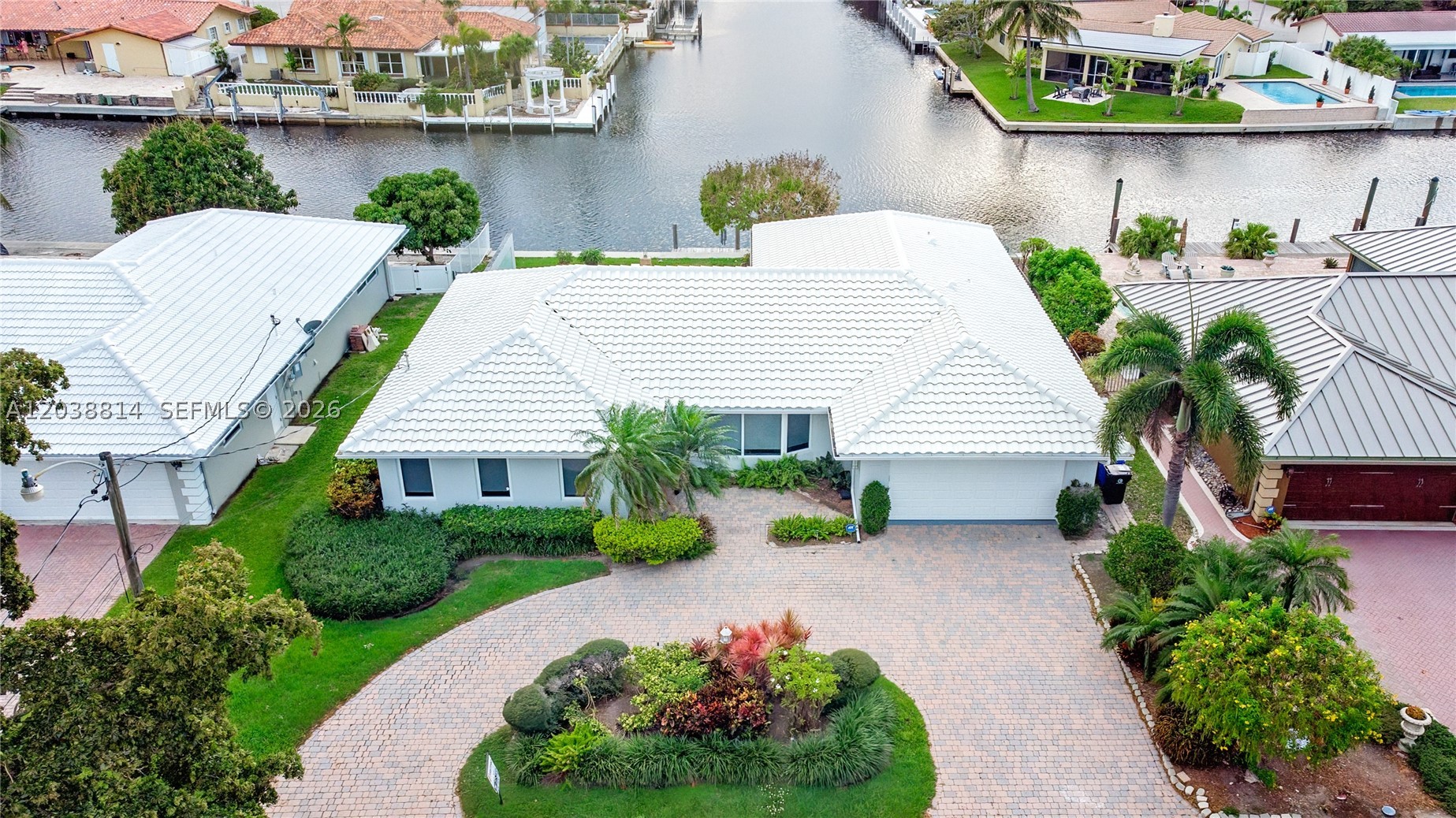 5721 Bayview Dr, Fort Lauderdale FL 33308