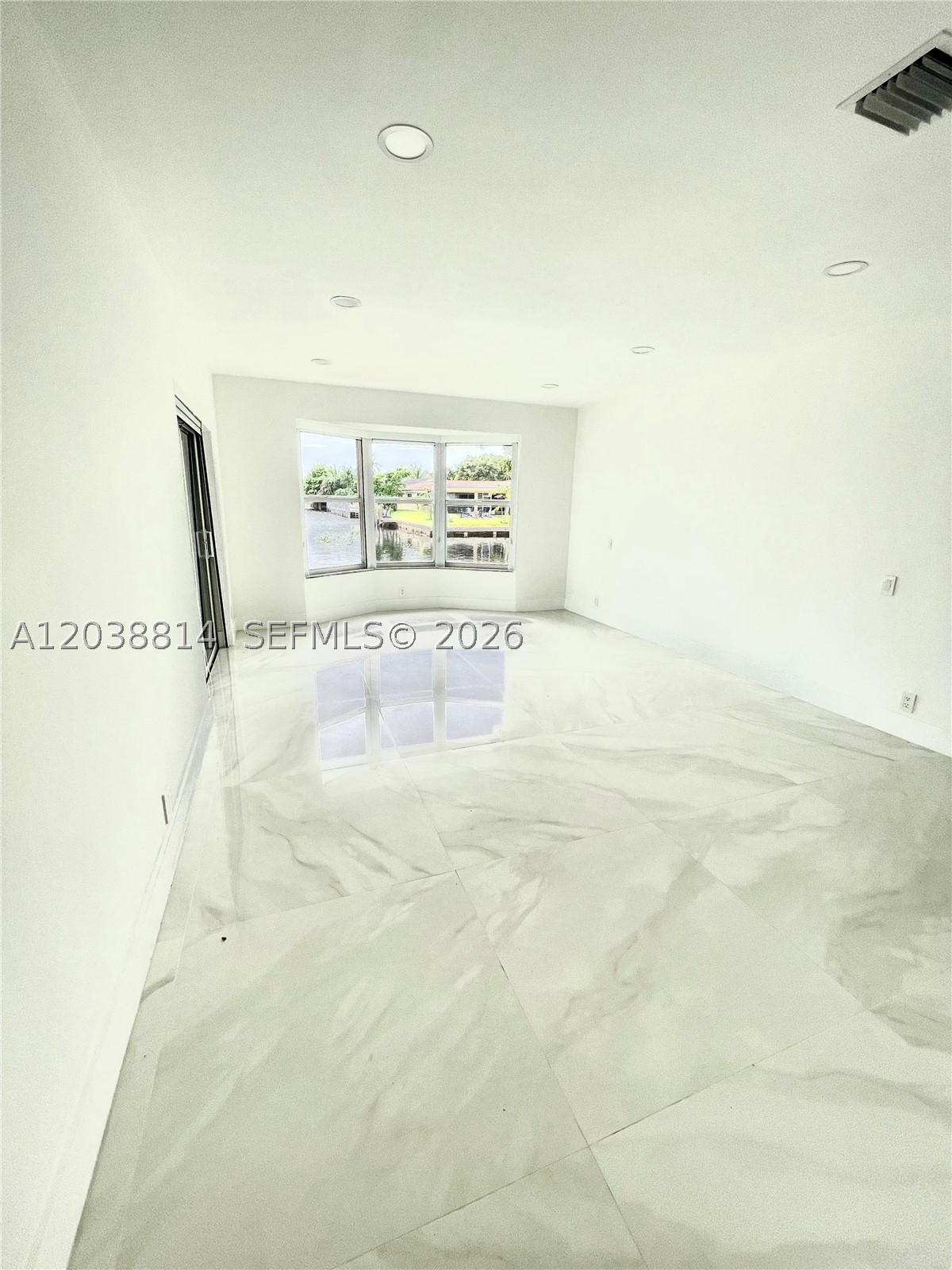 5721 Bayview Dr, Fort Lauderdale FL 33308