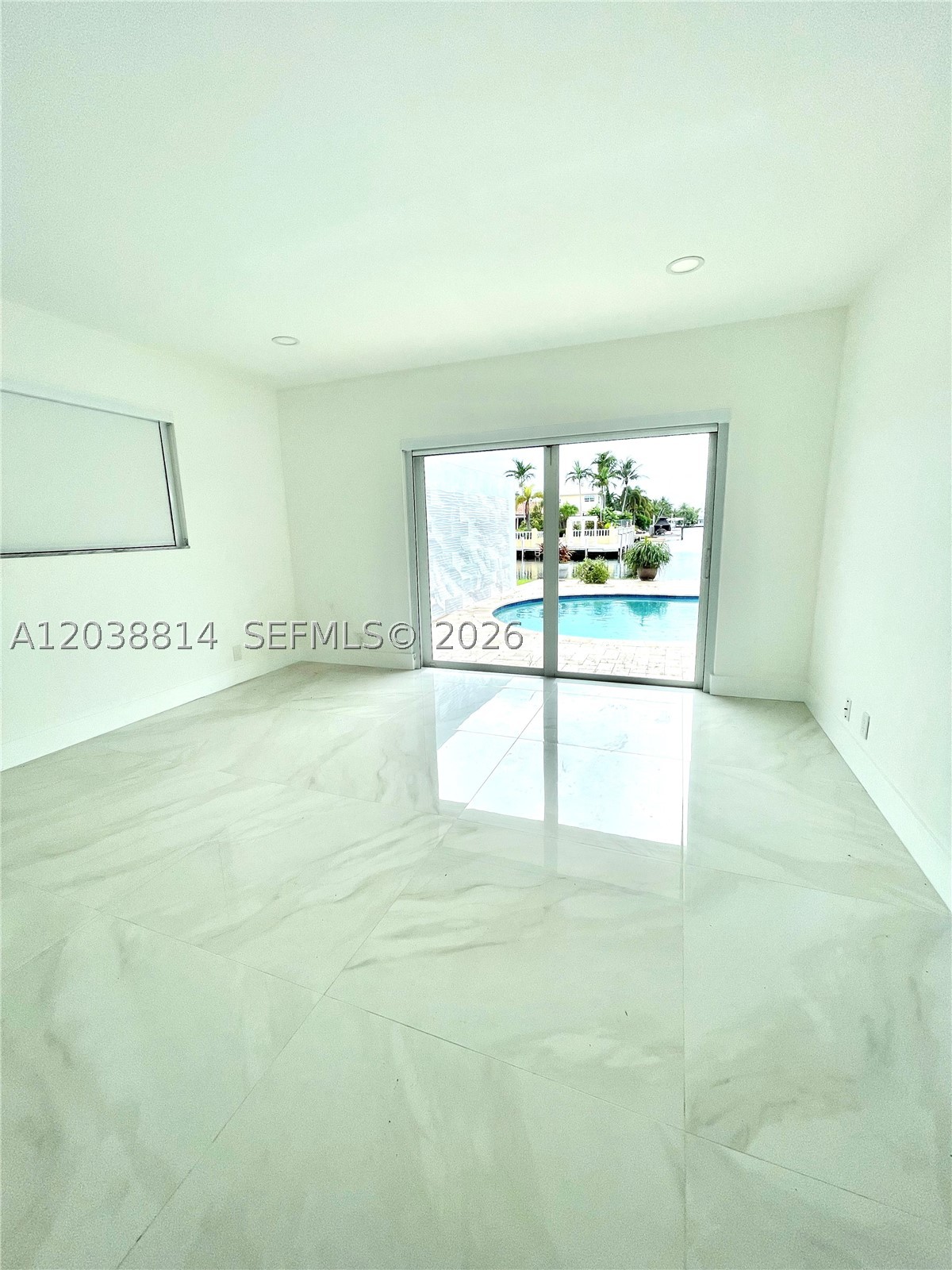 5721 Bayview Dr, Fort Lauderdale FL 33308