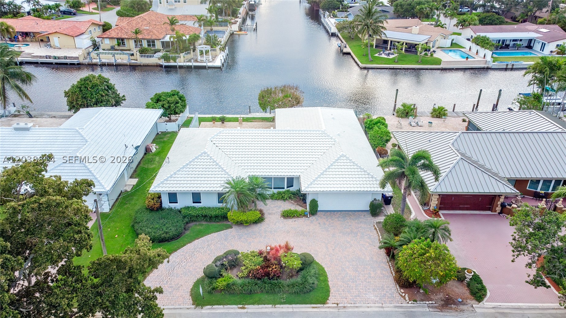 5721 Bayview Dr, Fort Lauderdale FL 33308