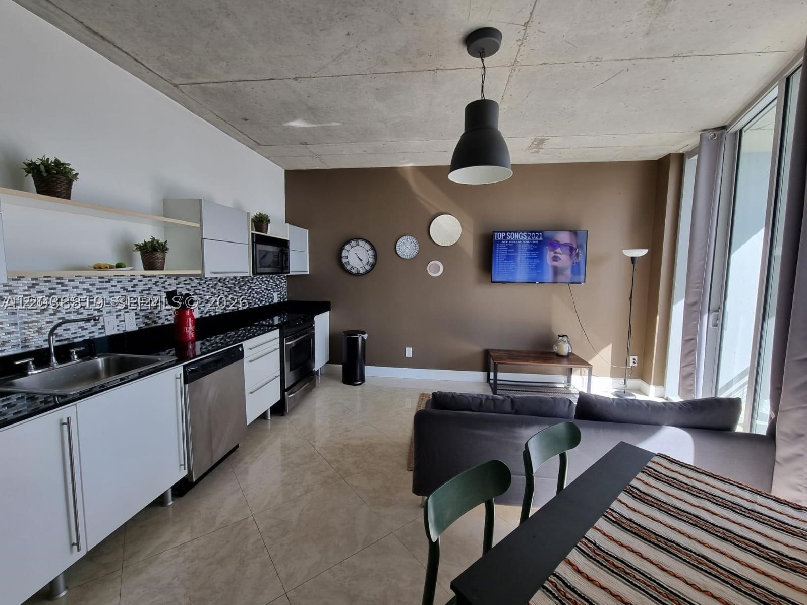 690 SW 1st Ct #1827, Miami FL 33130