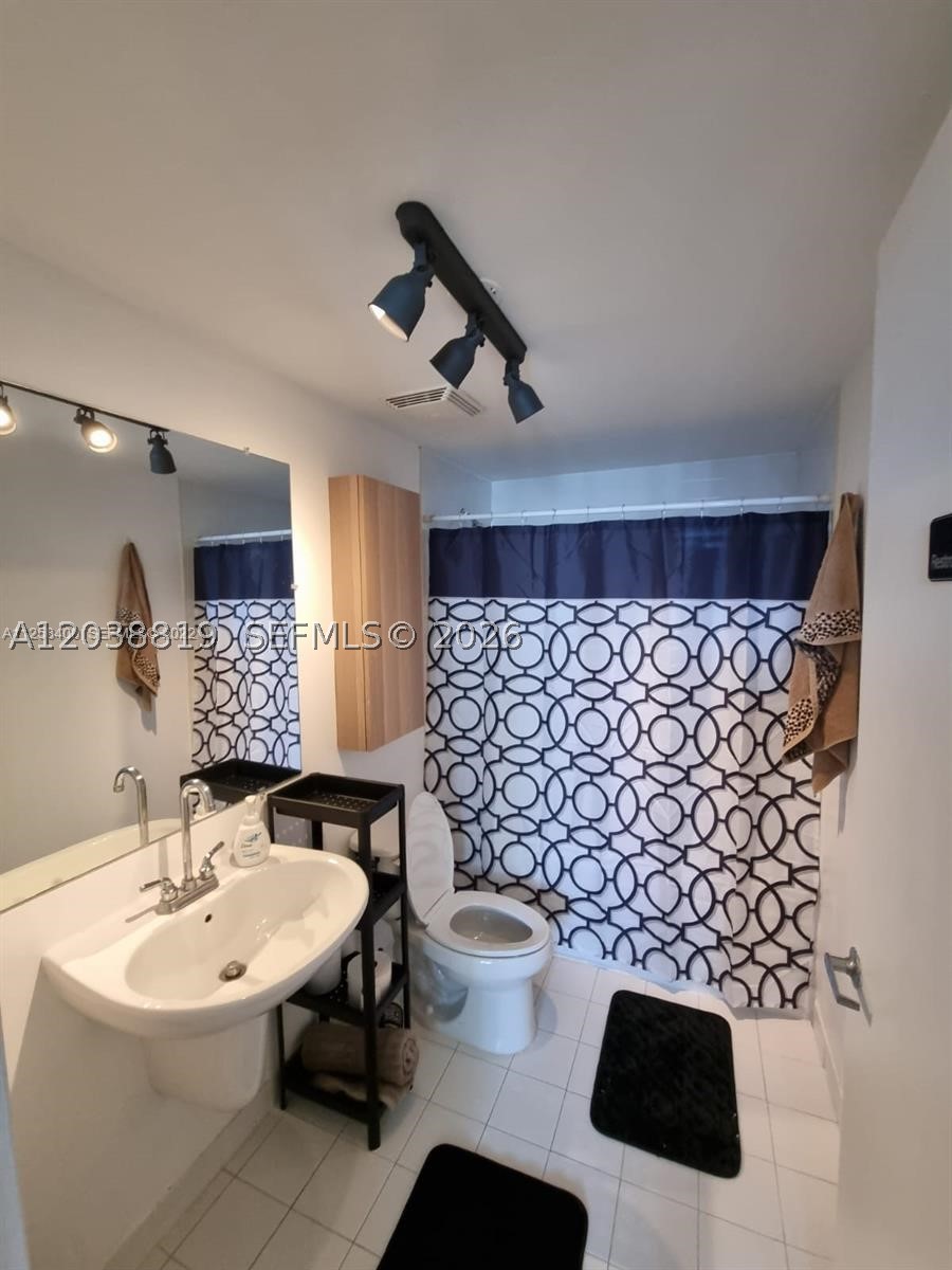 690 SW 1st Ct #1827, Miami FL 33130
