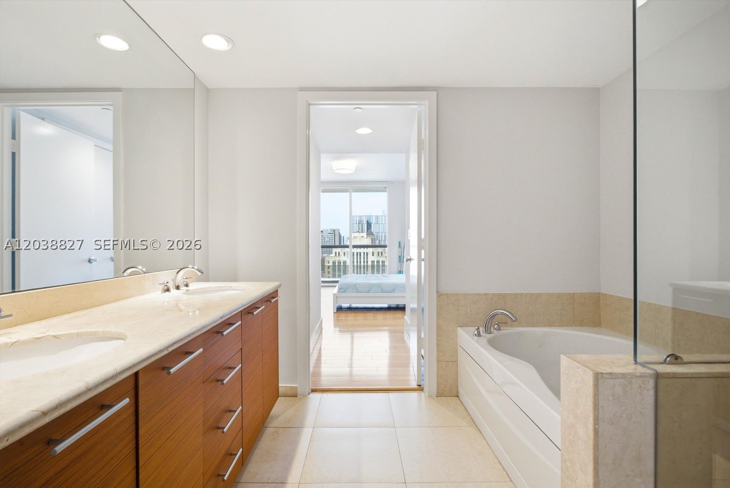 50 Biscayne Blvd #2510, Miami FL 33132
