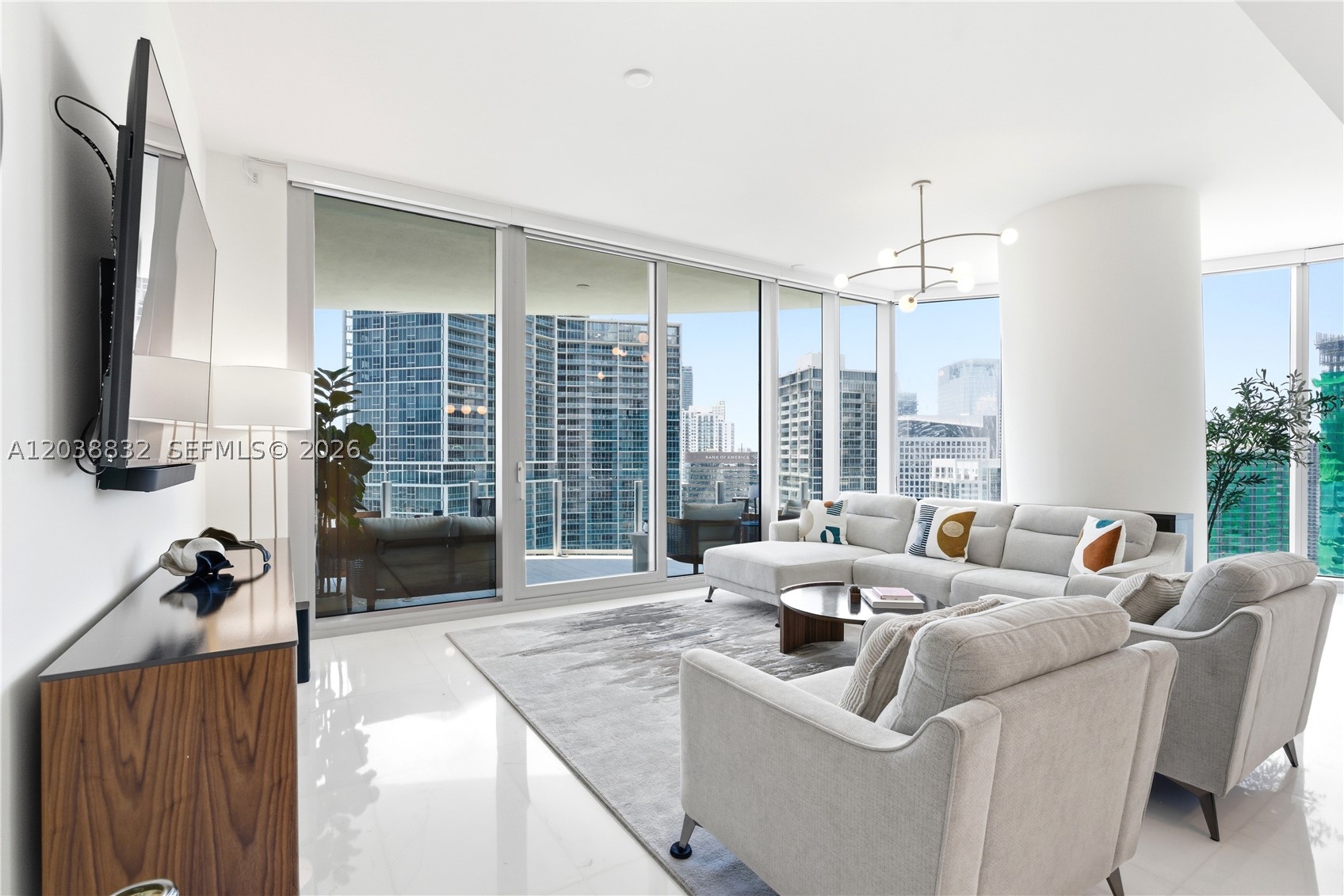 300 Biscayne Boulevard Way #4007W, Miami FL 33131