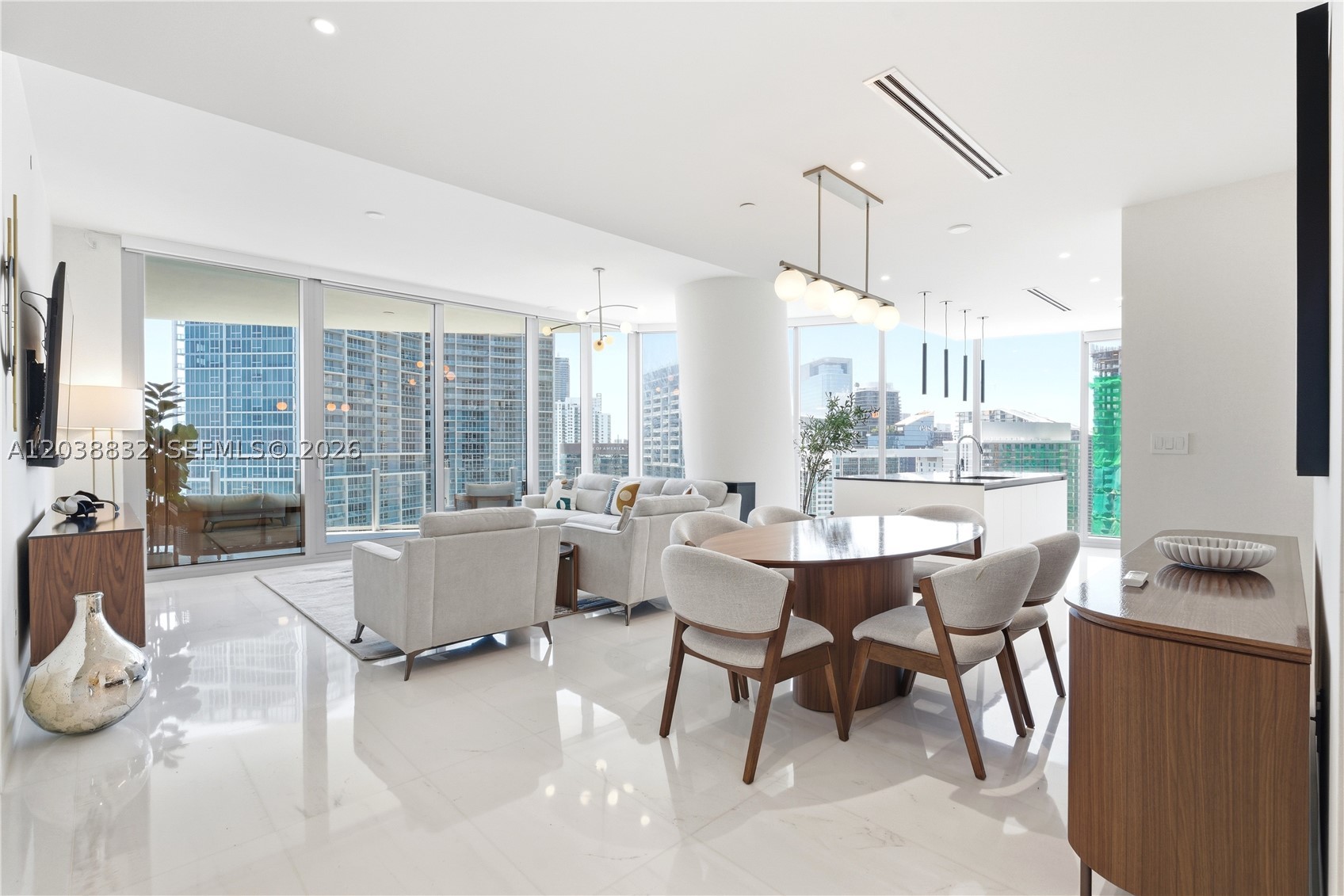 300 Biscayne Boulevard Way #4007W, Miami FL 33131