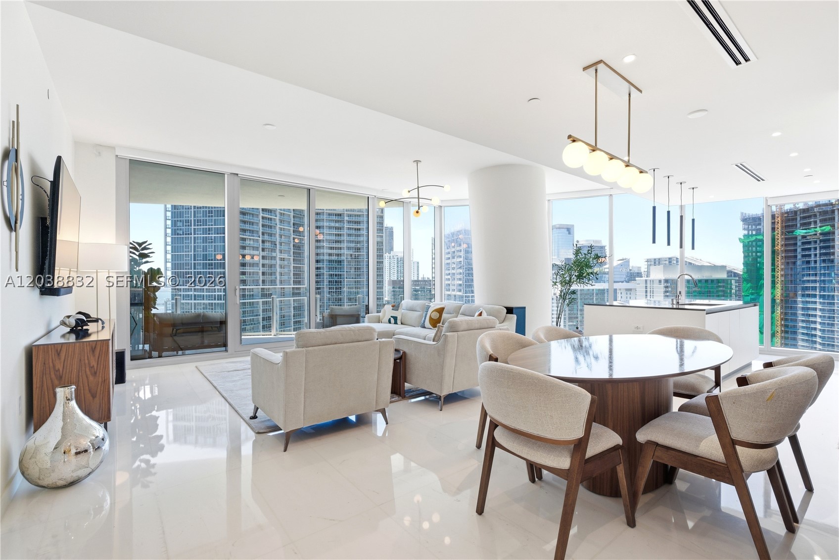 300 Biscayne Boulevard Way #4007W, Miami FL 33131