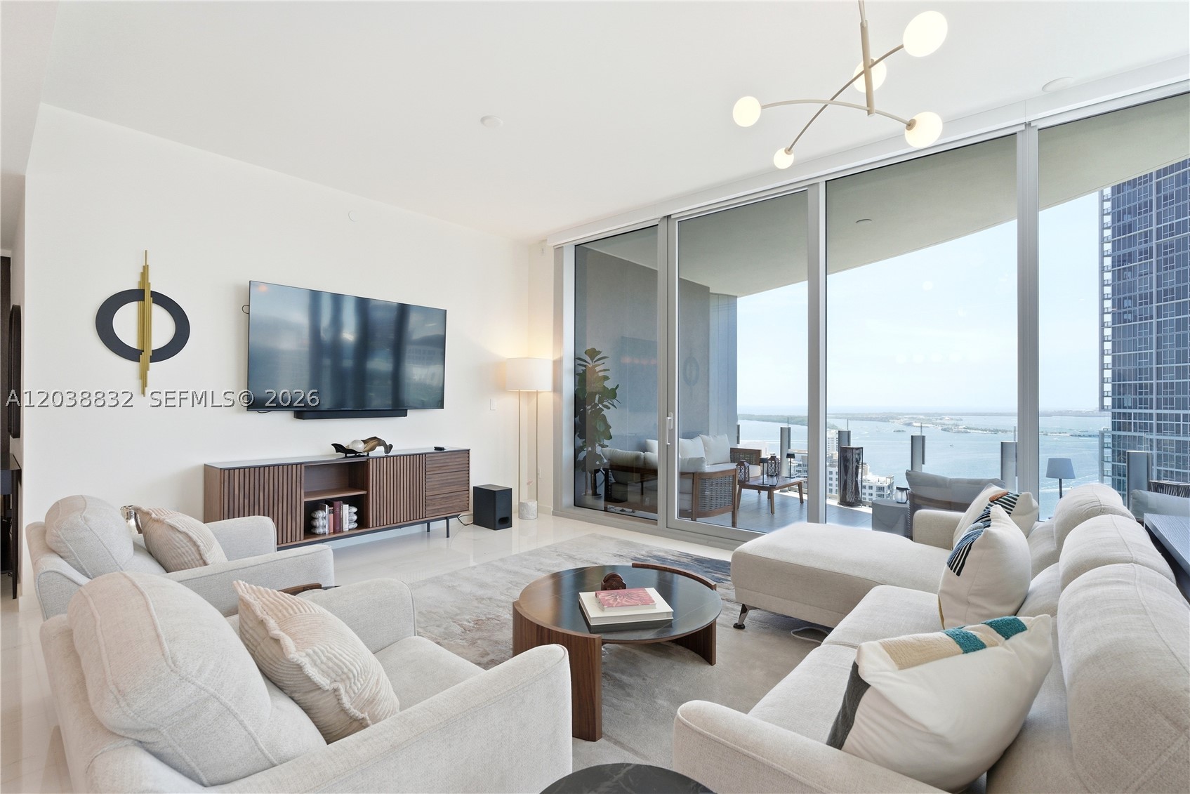 300 Biscayne Boulevard Way #4007W, Miami FL 33131