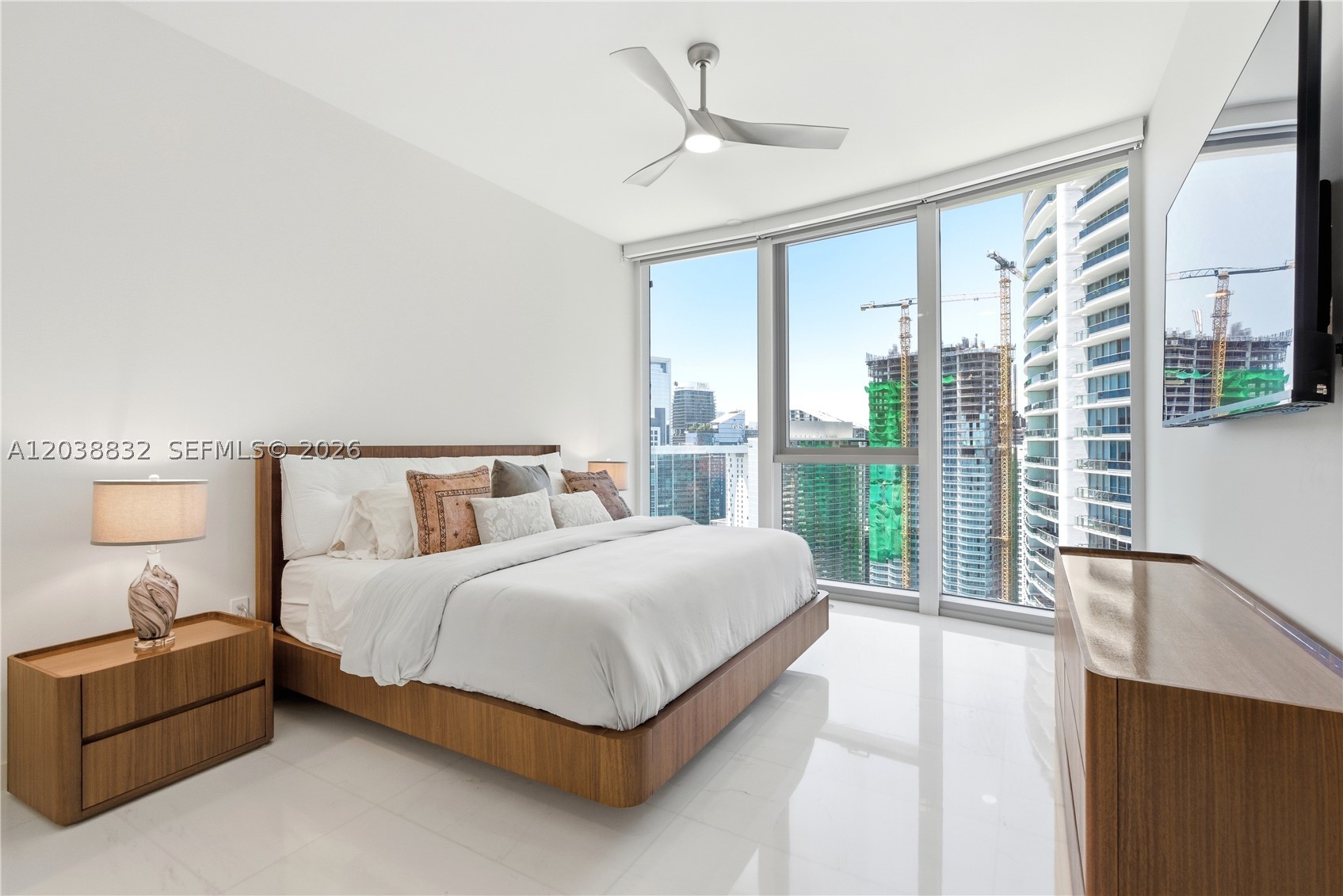300 Biscayne Boulevard Way #4007W, Miami FL 33131