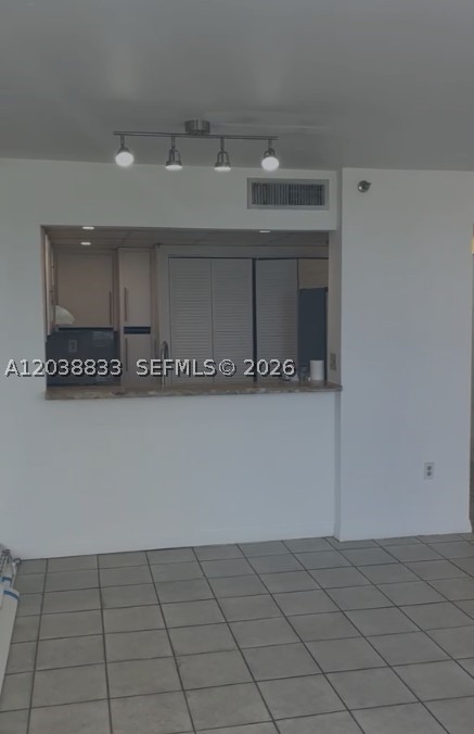 540 Brickell Key Dr #918, Miami FL 33131