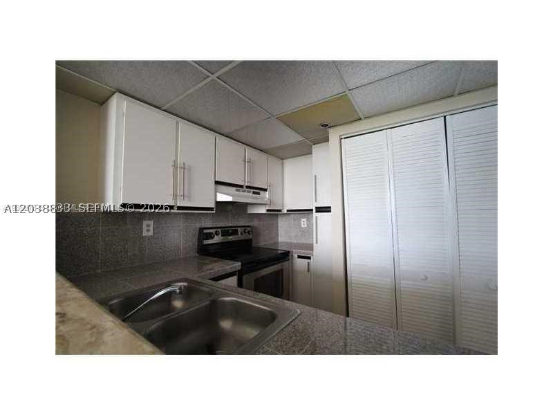 540 Brickell Key Dr #918, Miami FL 33131