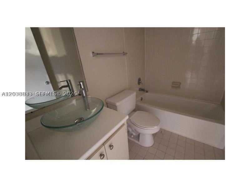 540 Brickell Key Dr #918, Miami FL 33131