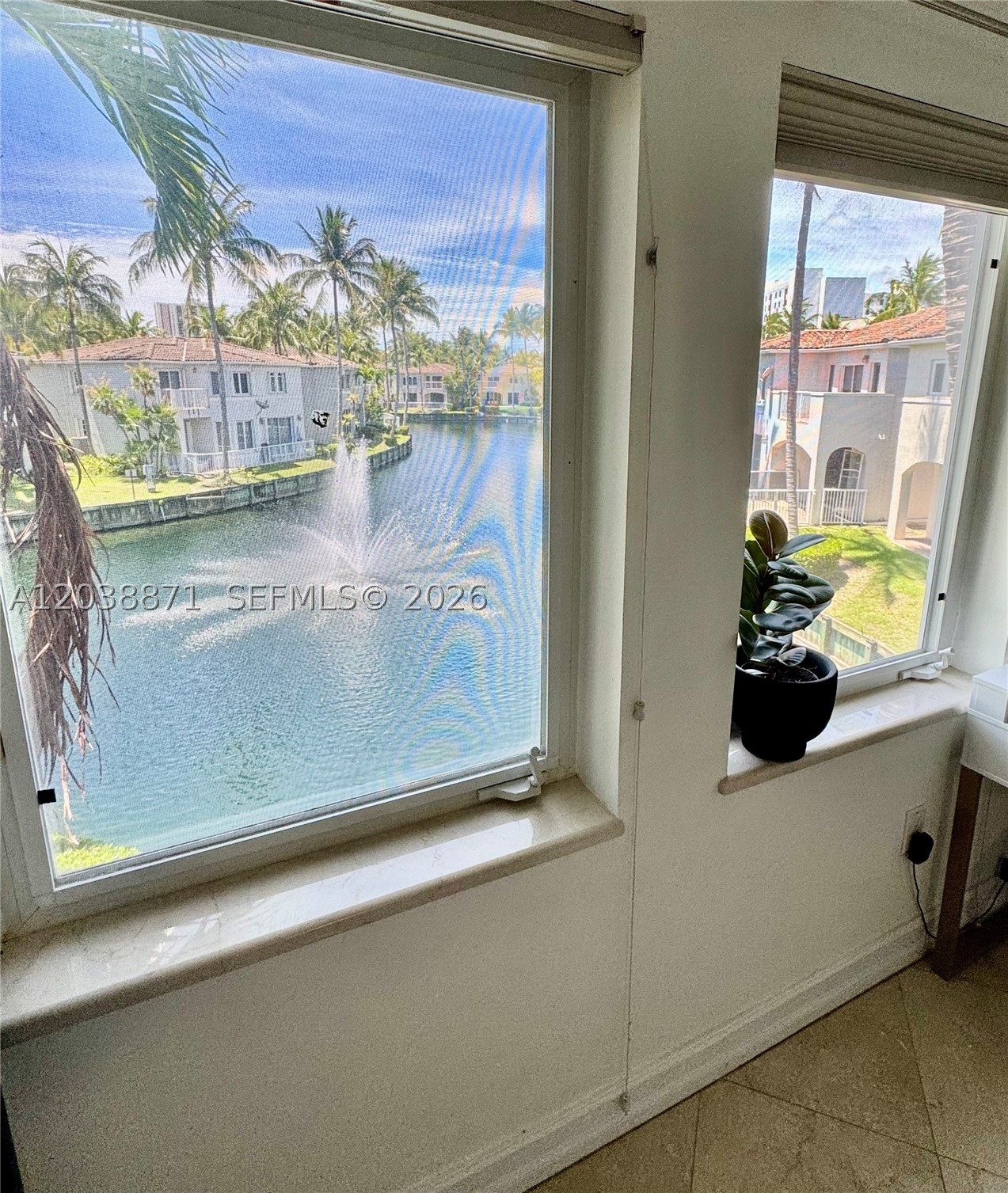 3016 NE 210th St, Aventura FL 33180