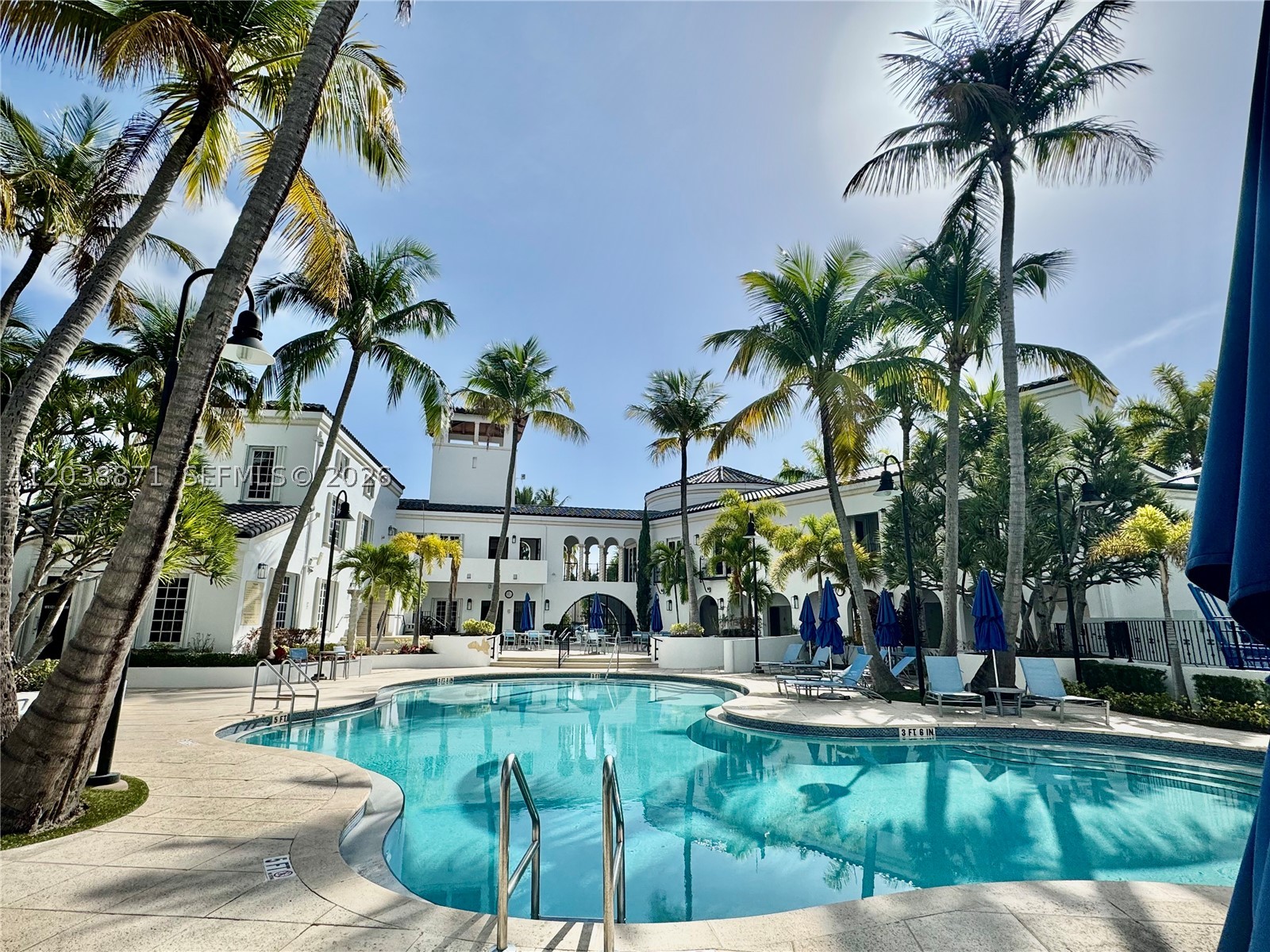 3016 NE 210th St, Aventura FL 33180