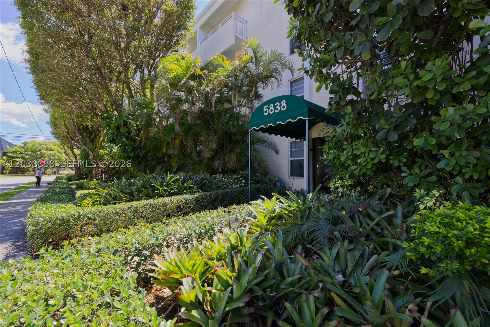 5838 SW 74th Ter #317, South Miami FL 33143