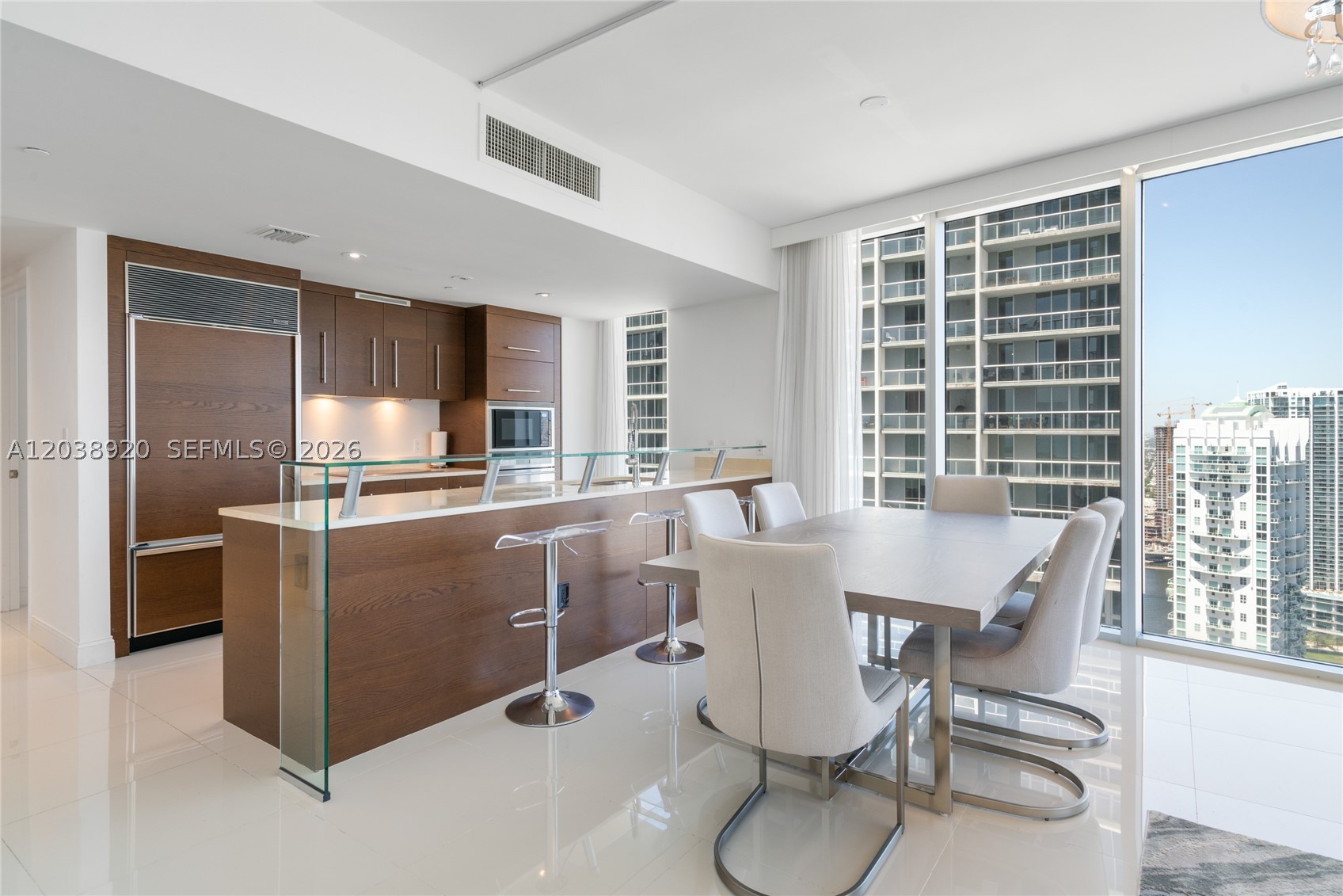 475 Brickell Ave #4315, Miami FL 33131