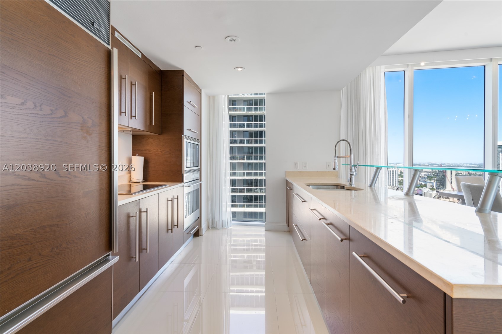 475 Brickell Ave #4315, Miami FL 33131