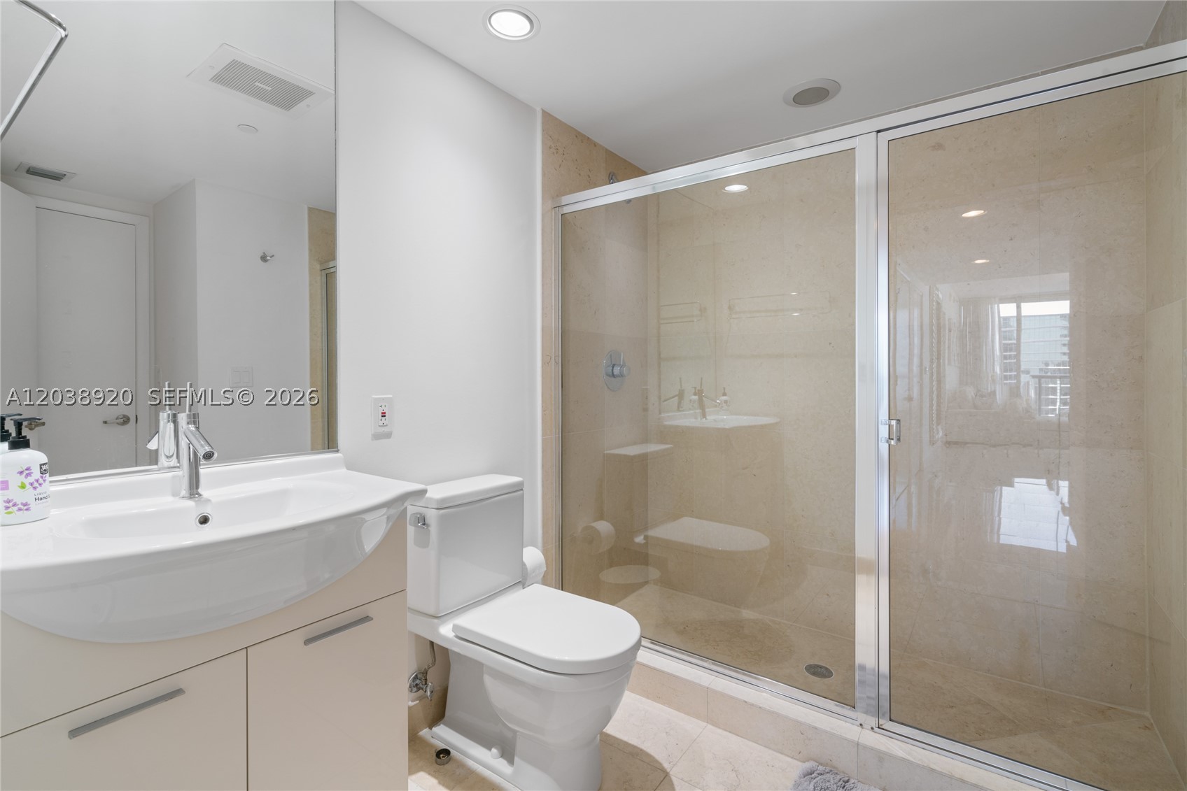 475 Brickell Ave #4315, Miami FL 33131
