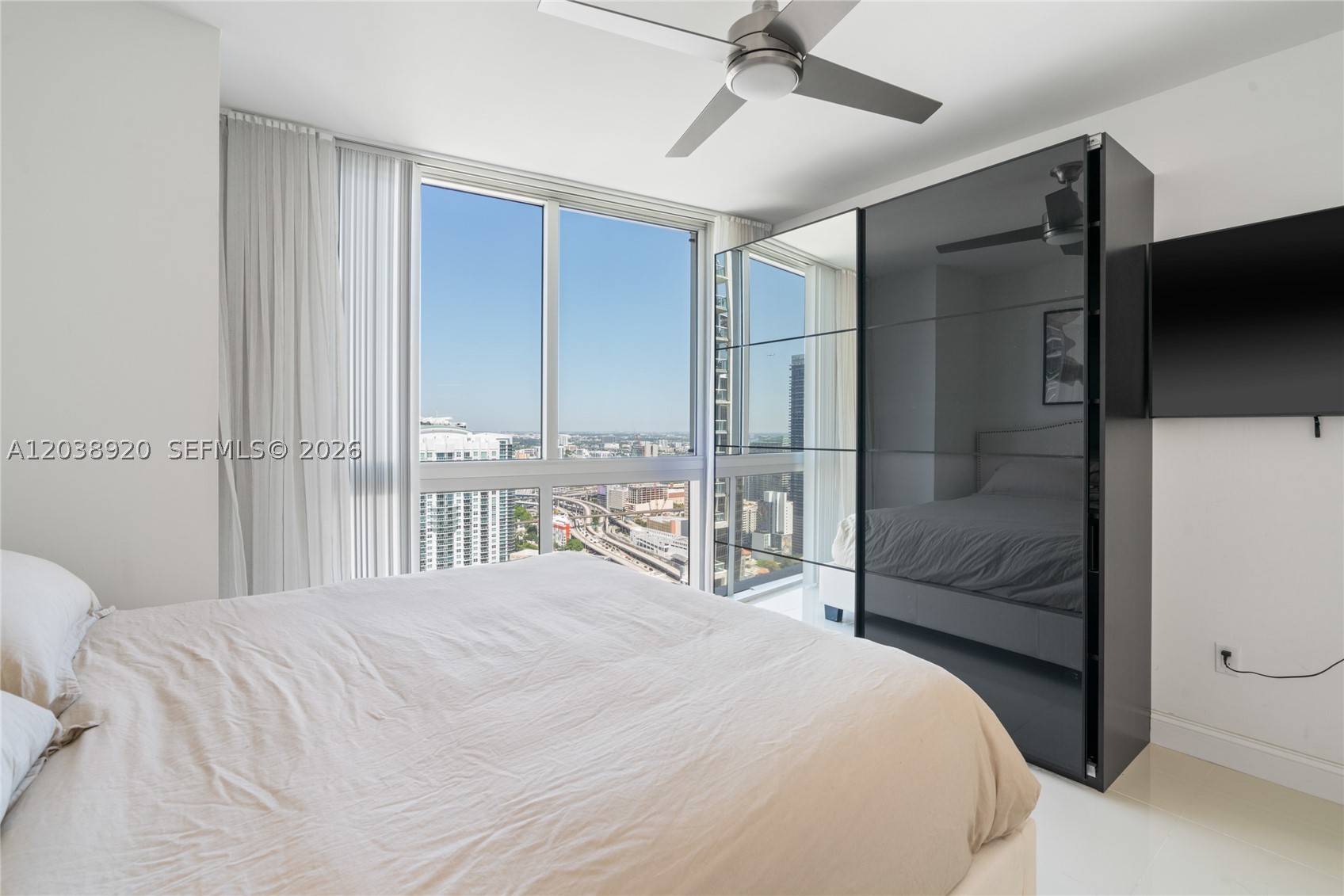 475 Brickell Ave #4315, Miami FL 33131