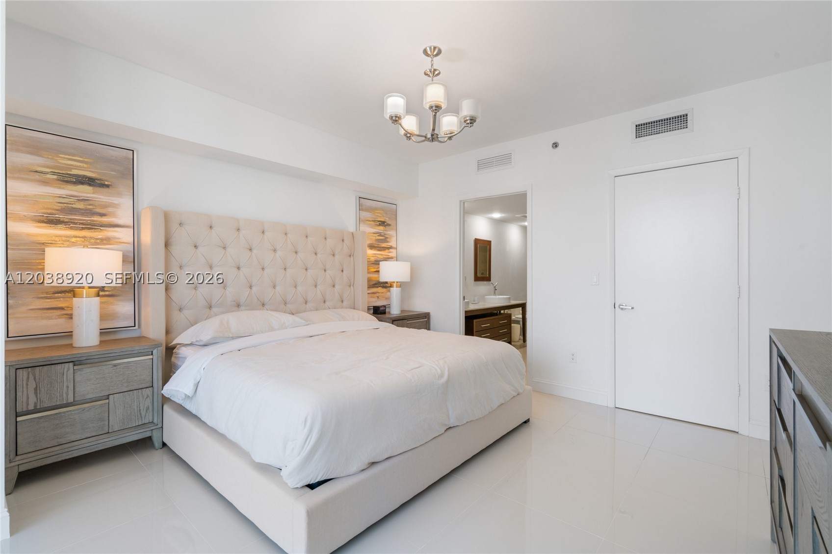 475 Brickell Ave #4315, Miami FL 33131
