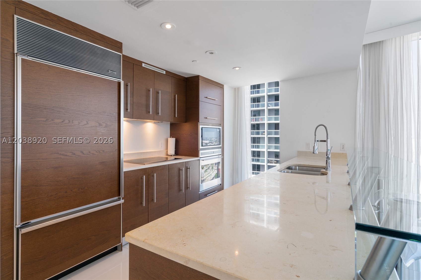 475 Brickell Ave #4315, Miami FL 33131