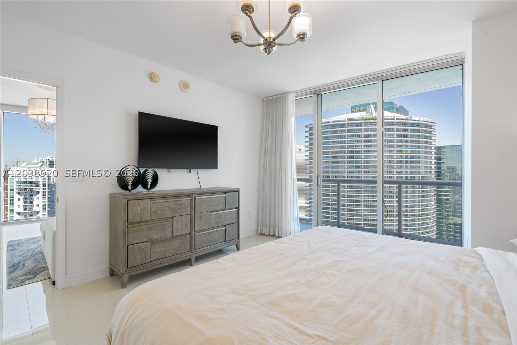 475 Brickell Ave #4315, Miami FL 33131