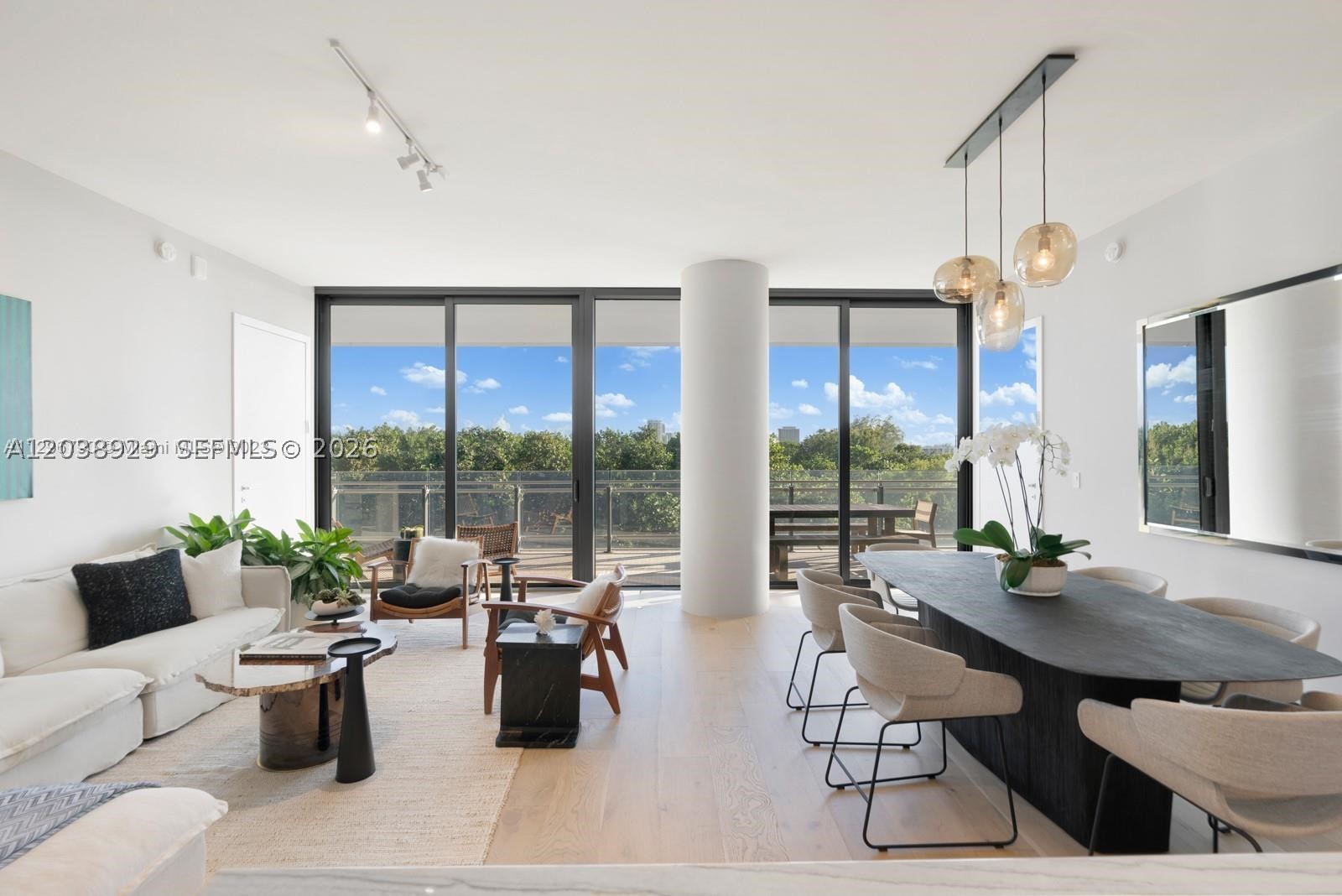 8701 Collins Ave #404, Miami Beach FL 33154