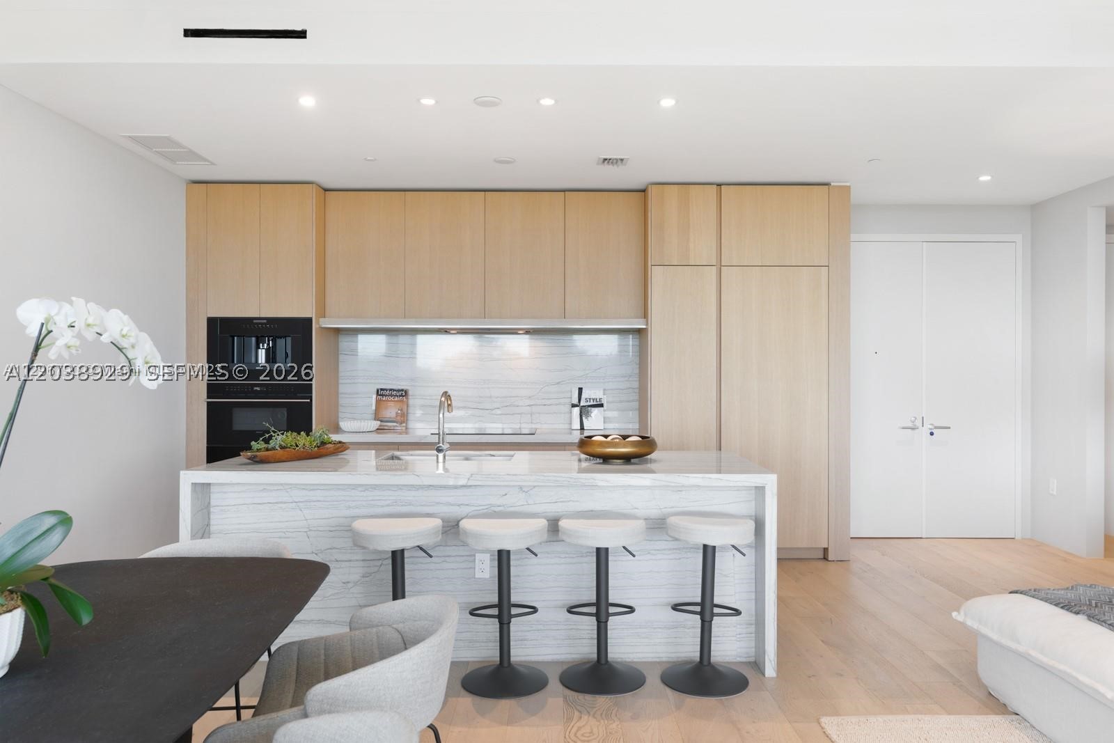 8701 Collins Ave #404, Miami Beach FL 33154
