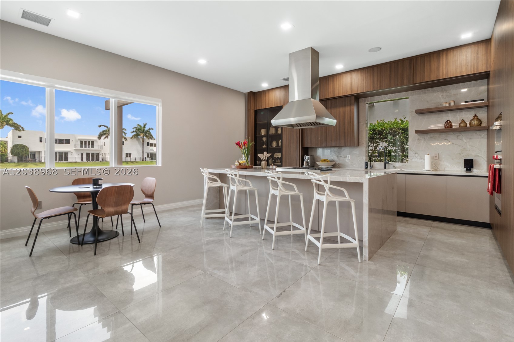 10261 NW 74th Ter, Doral FL 33178