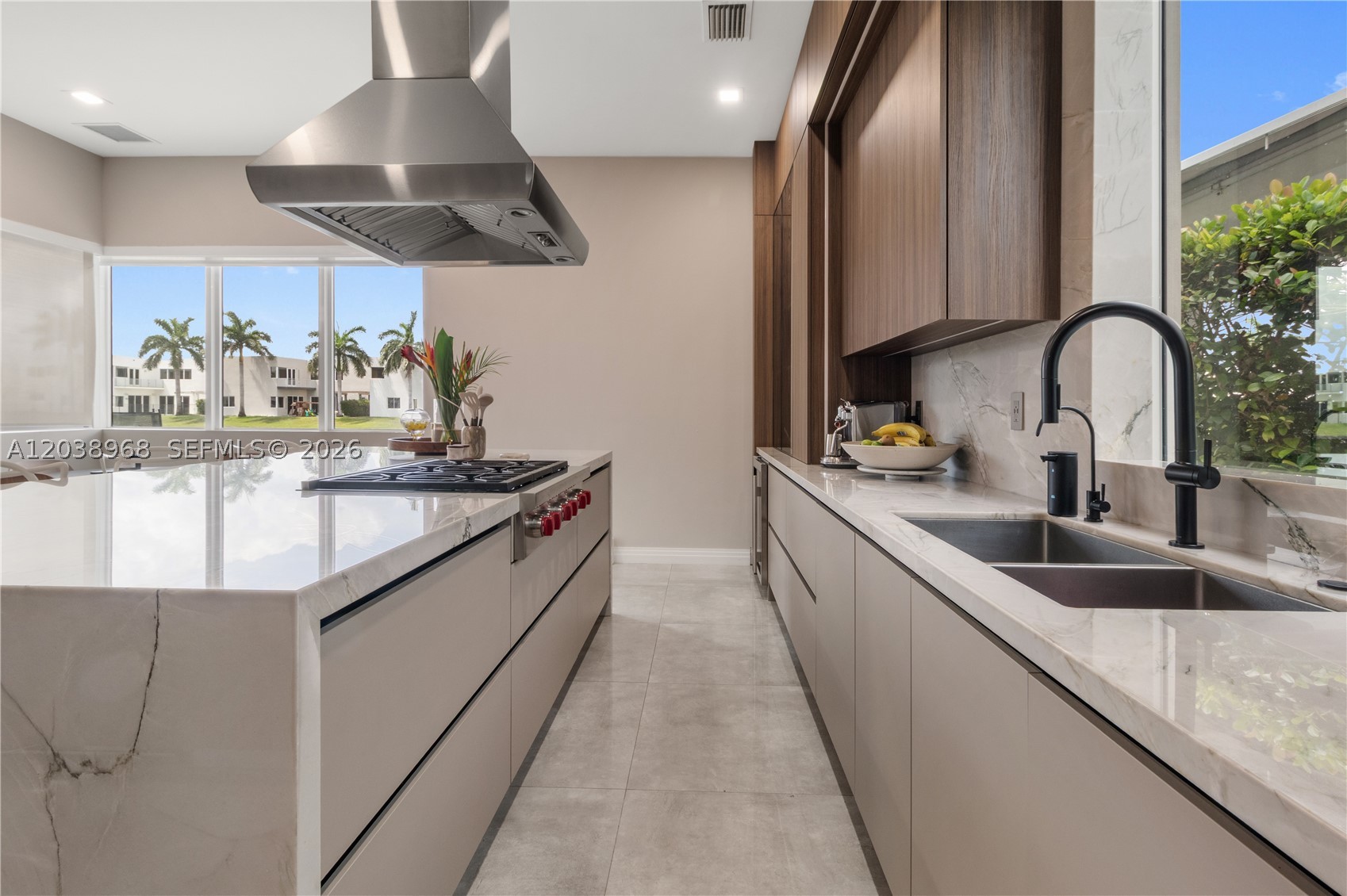 10261 NW 74th Ter, Doral FL 33178