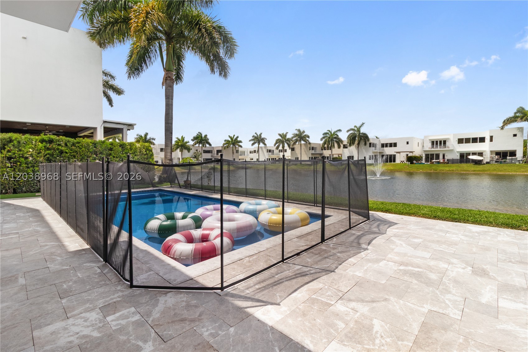 10261 NW 74th Ter, Doral FL 33178
