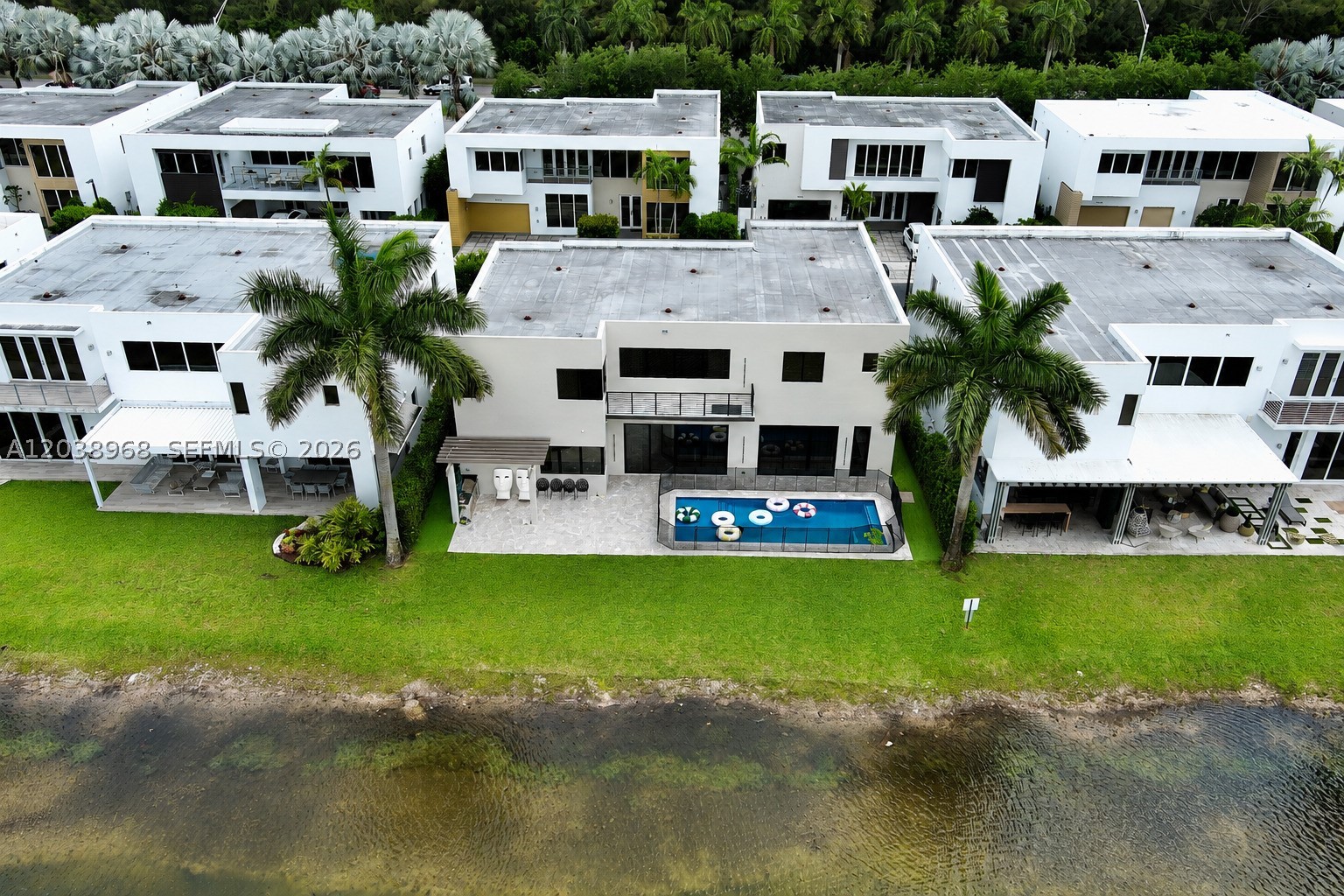 10261 NW 74th Ter, Doral FL 33178