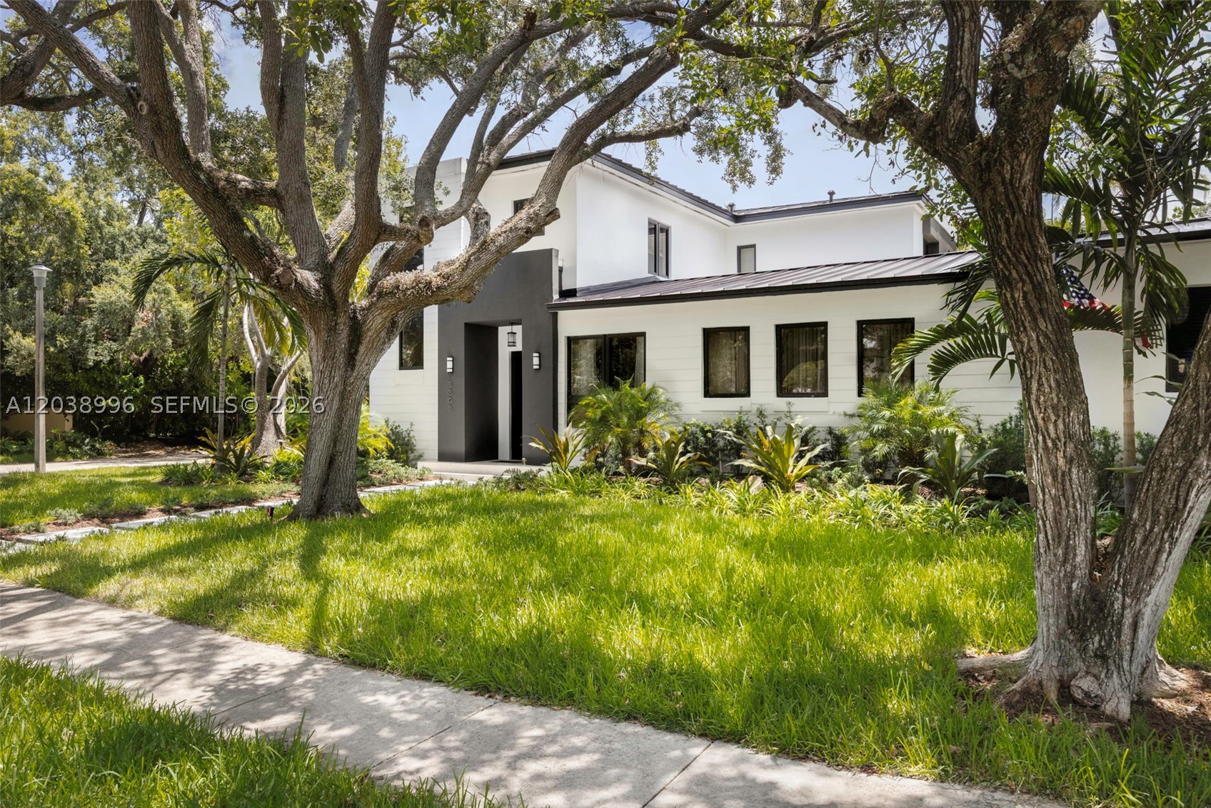 3303 Halissee St, Coconut Grove FL 33133