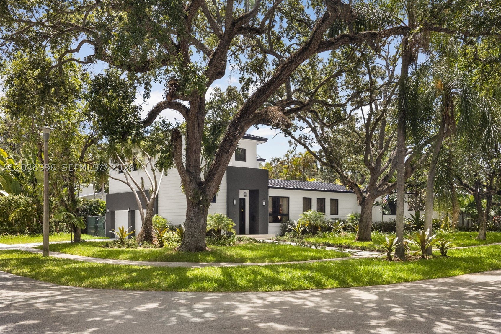 3303 Halissee St, Coconut Grove FL 33133
