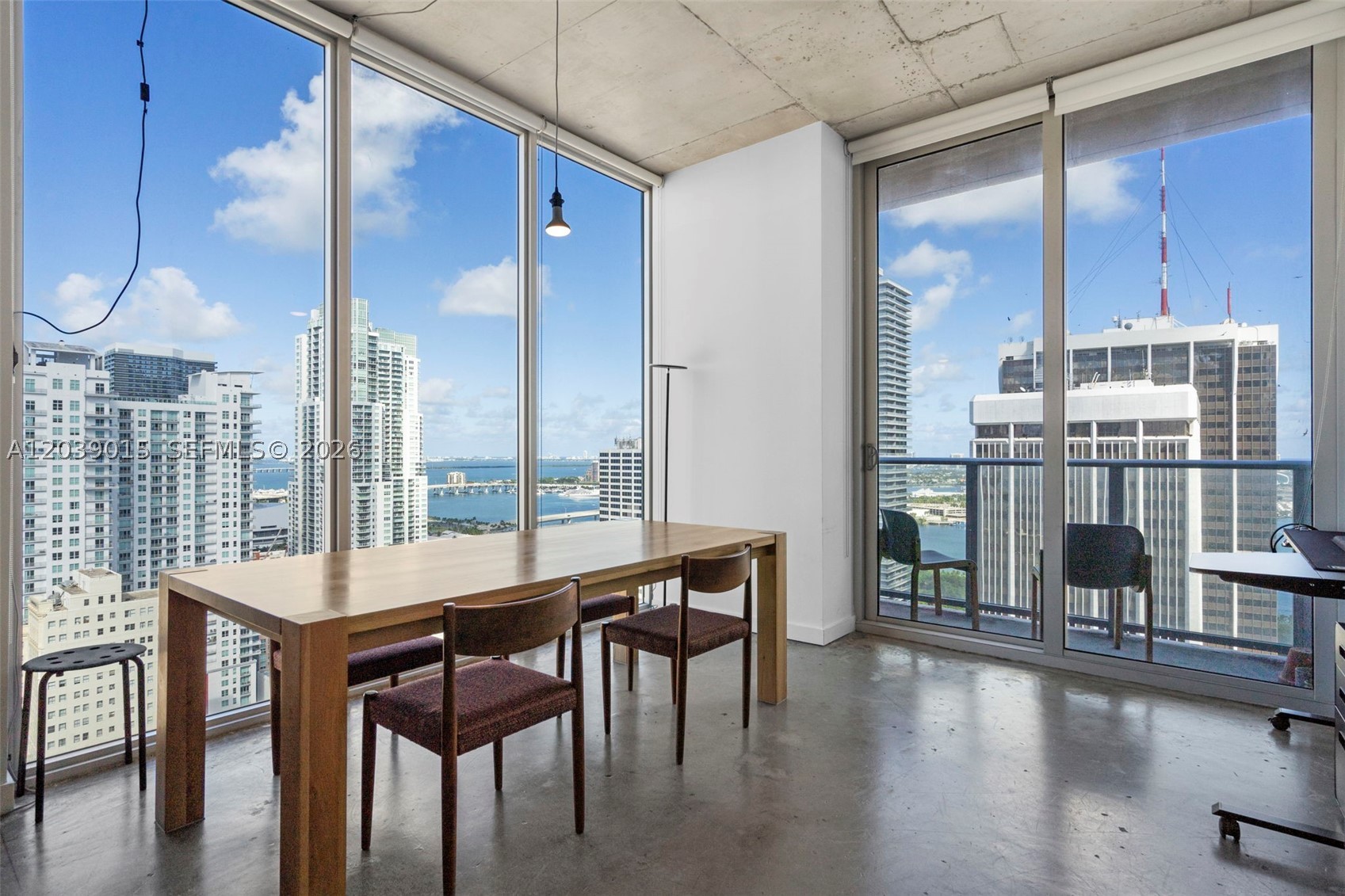 151 SE 1st St #3102, Miami FL 33131