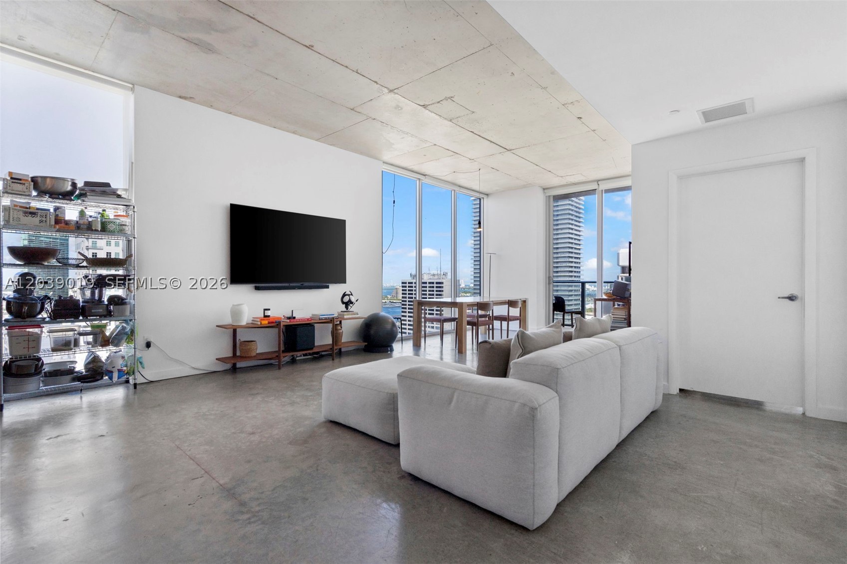 151 SE 1st St #3102, Miami FL 33131