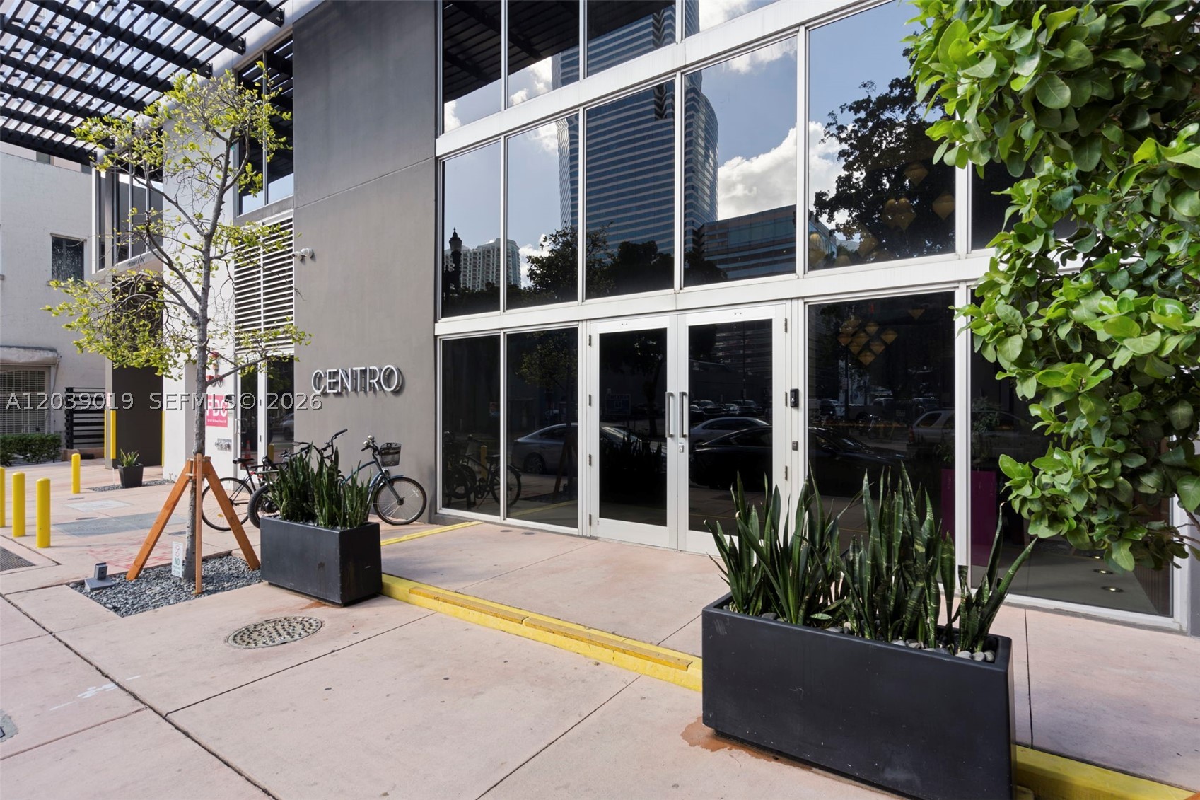 151 SE 1st St #3102, Miami FL 33131