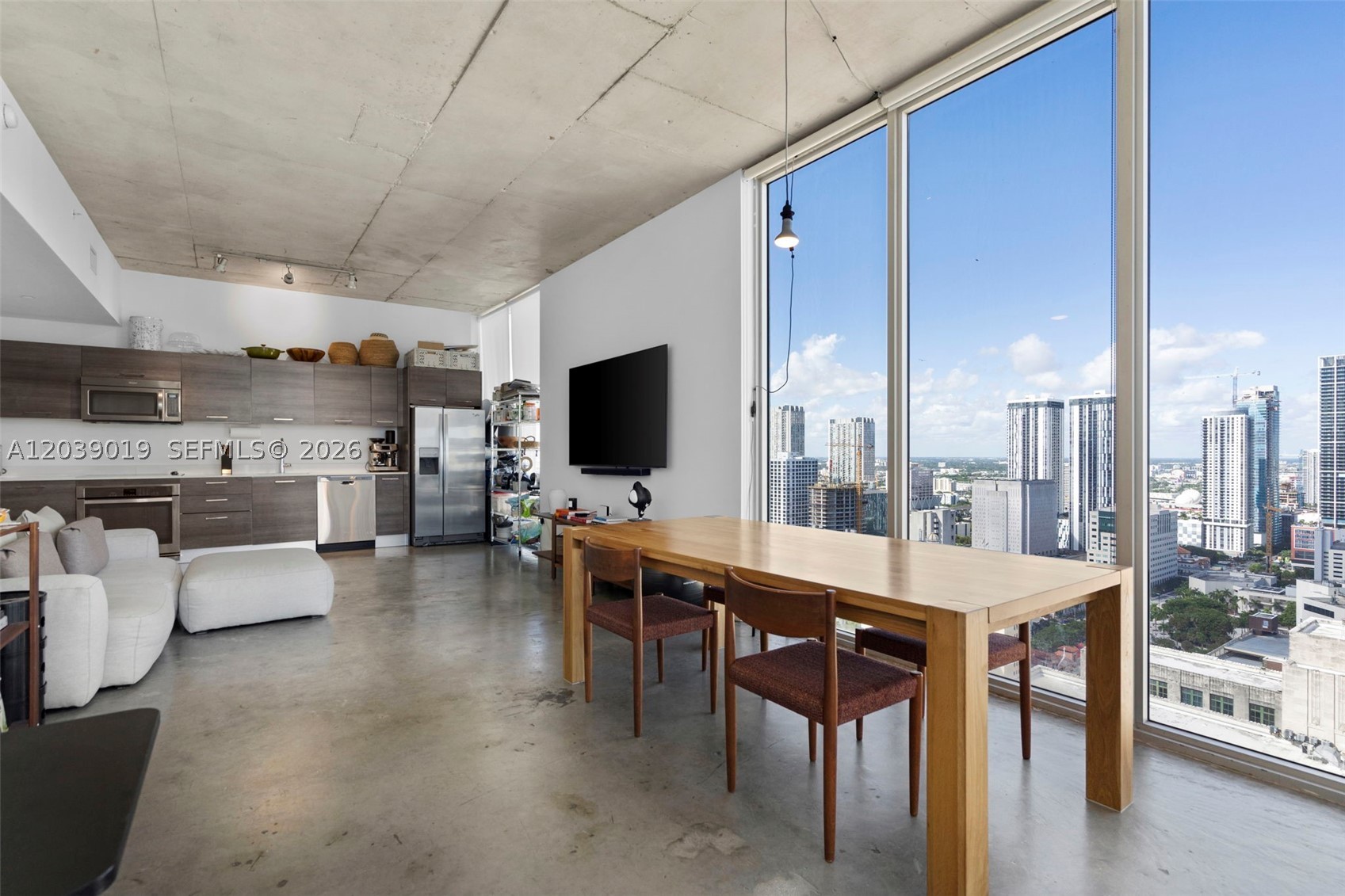 151 SE 1st St #3102, Miami FL 33131