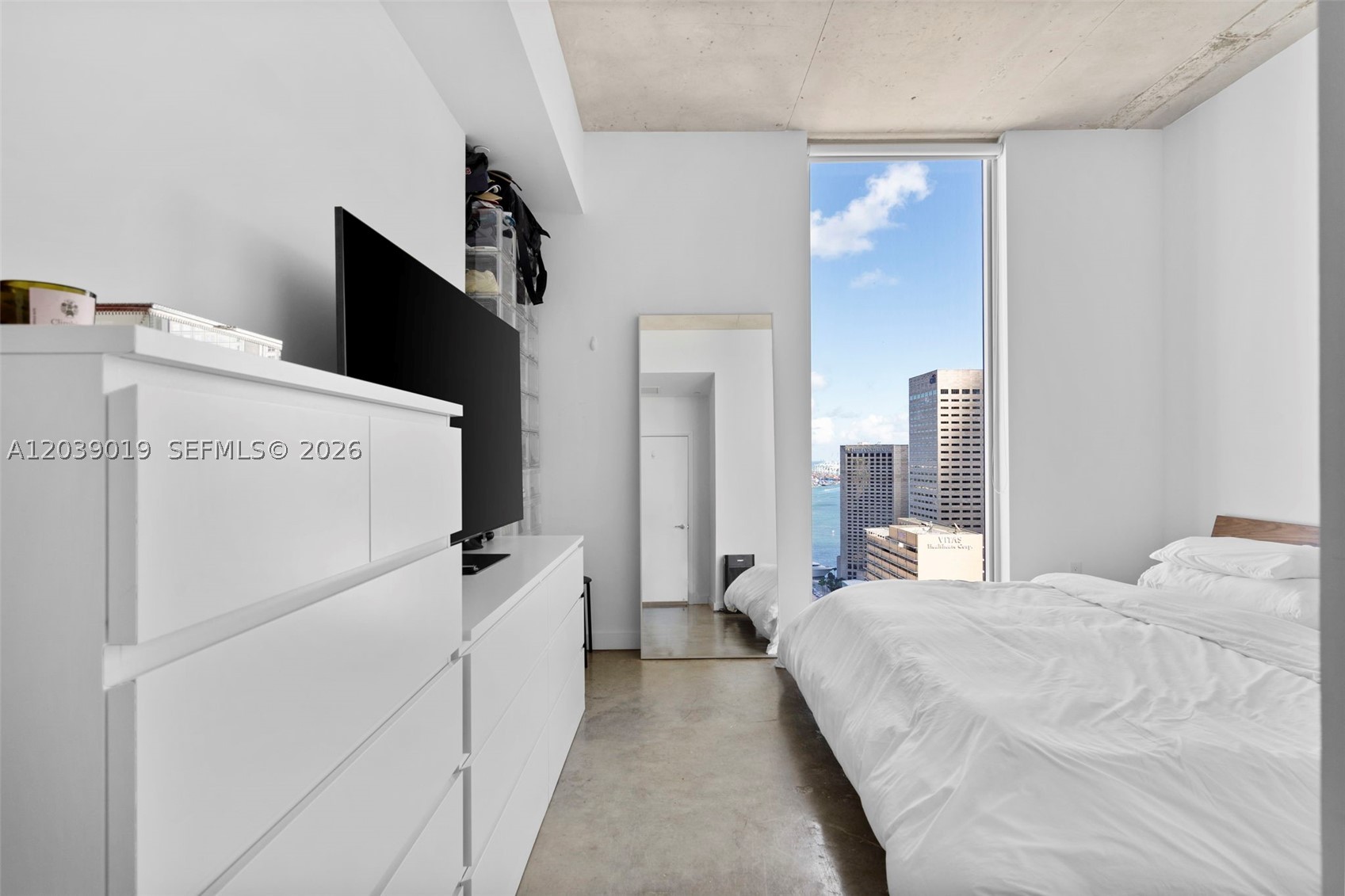 151 SE 1st St #3102, Miami FL 33131